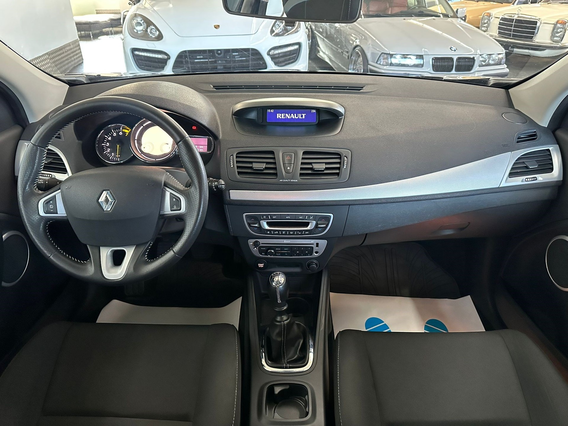 RENAULT Mégane 1.2 16V Turbo Dynamique-image-12