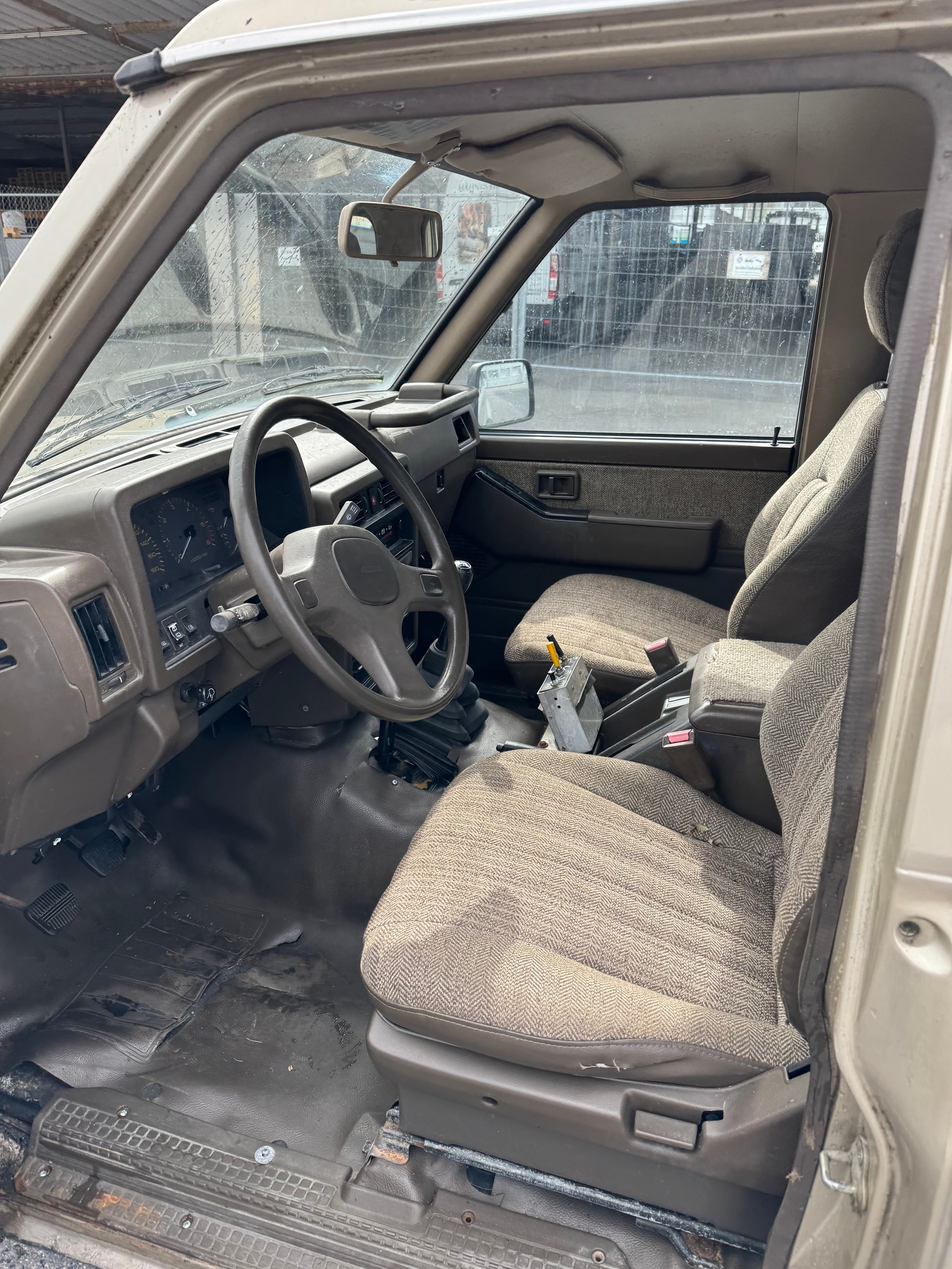 NISSAN Patrol GR 2.8 DL Hardtop-image-6
