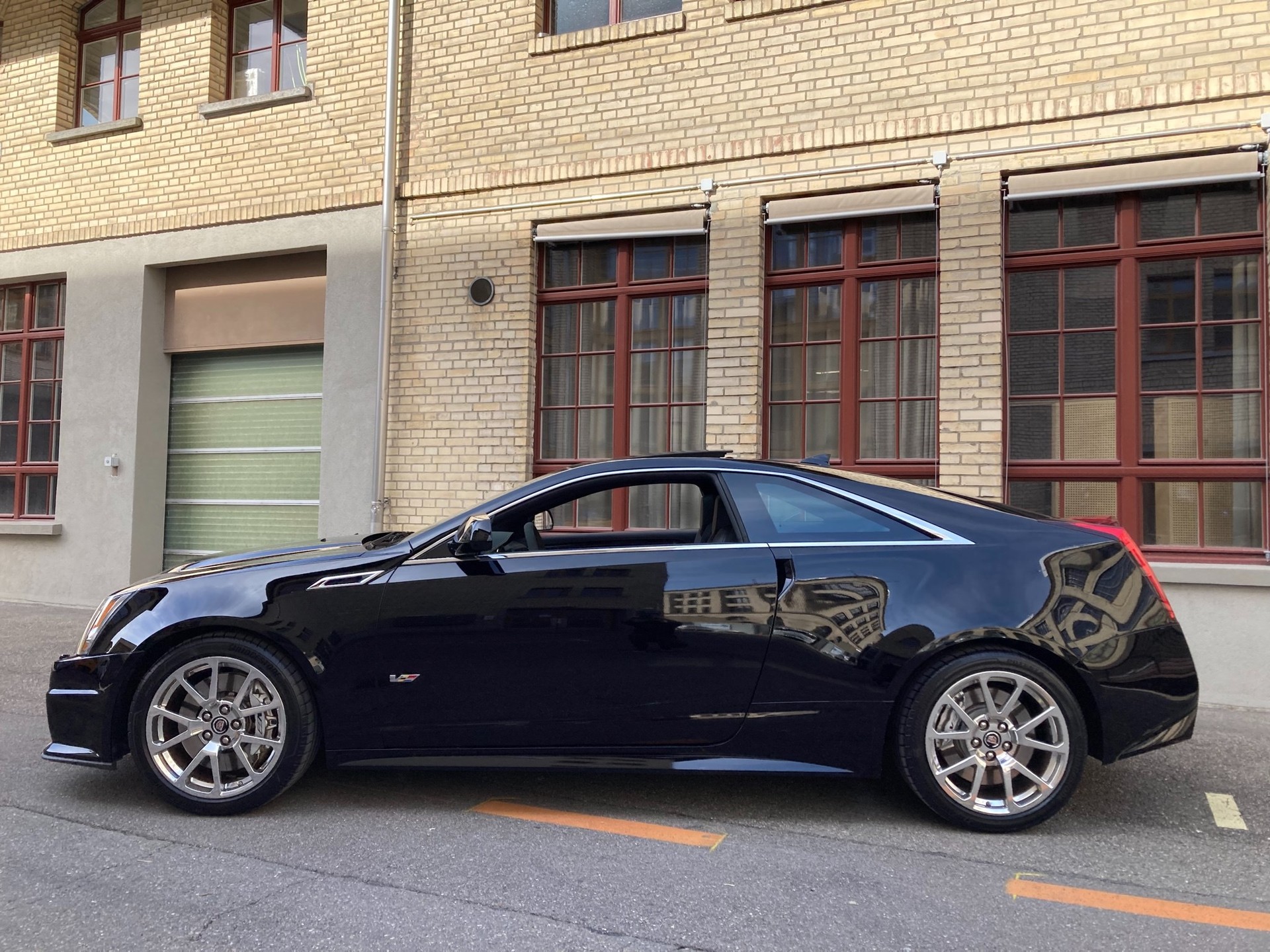 CADILLAC CTS-V Coupé 6.2 V8 SC Automatic-image-3