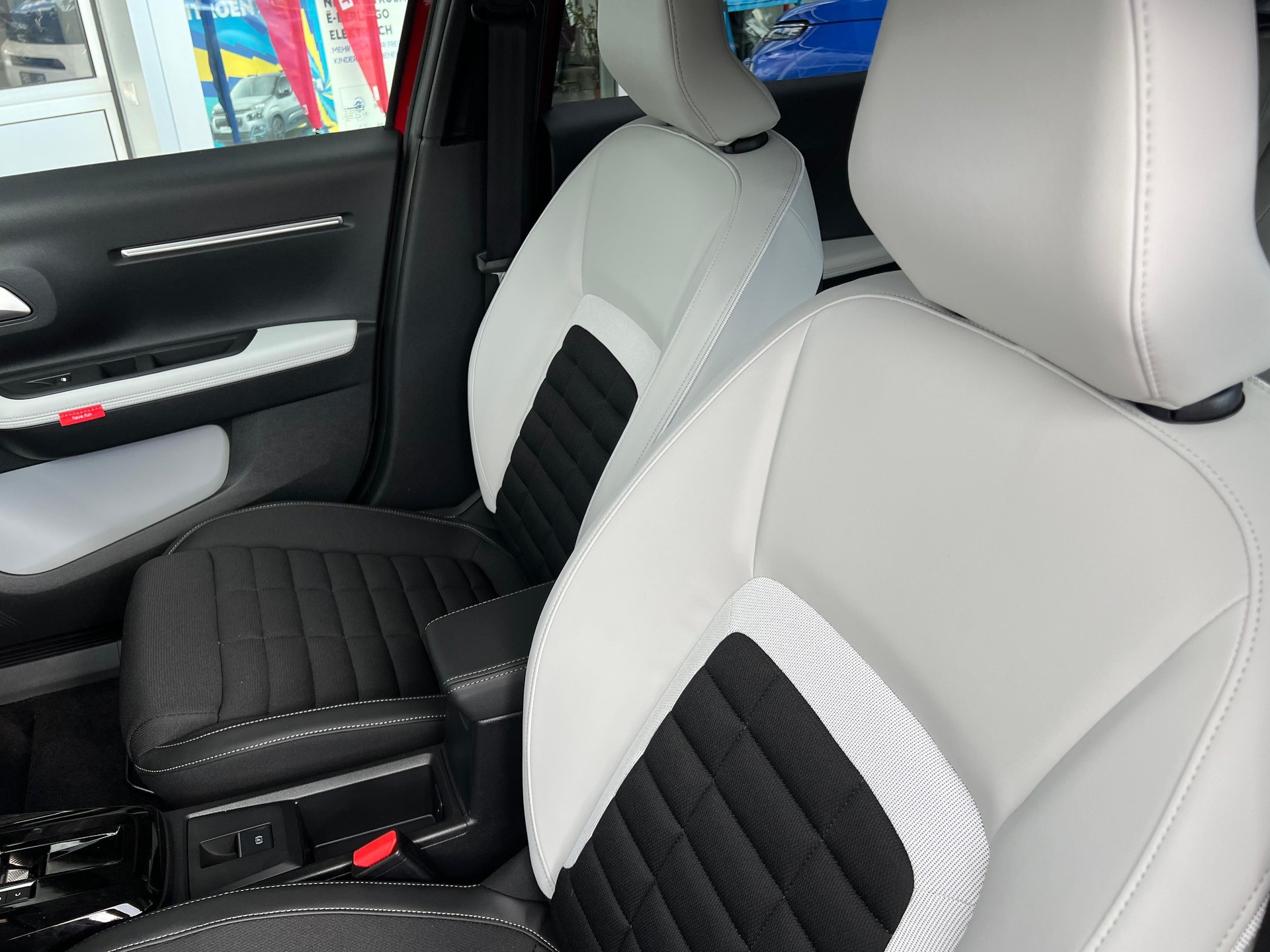 CITROEN e-C3 Aircross Max-image-7