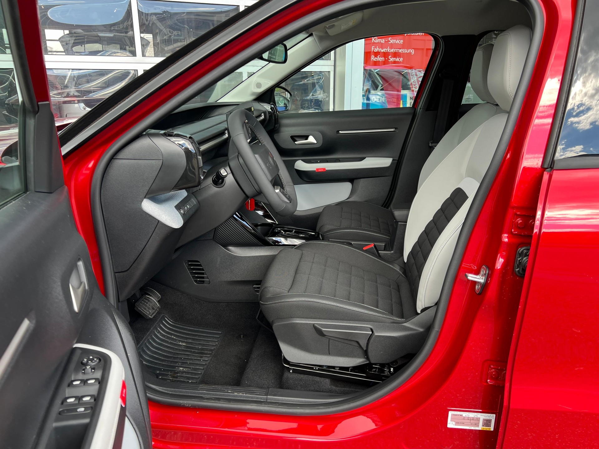 CITROEN e-C3 Aircross Max-image-6