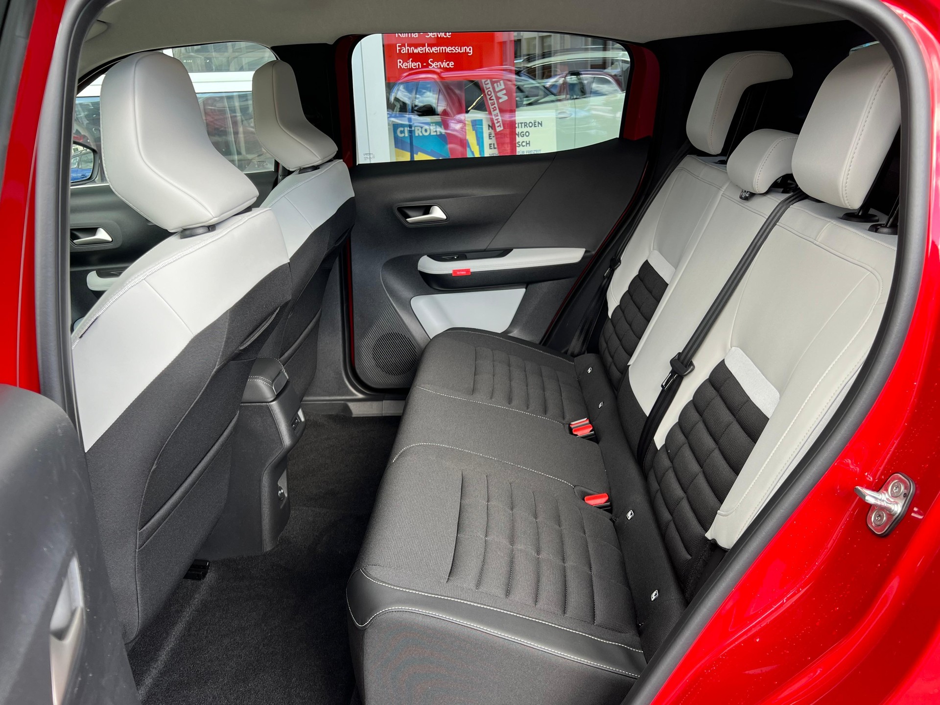 CITROEN e-C3 Aircross Max-image-8