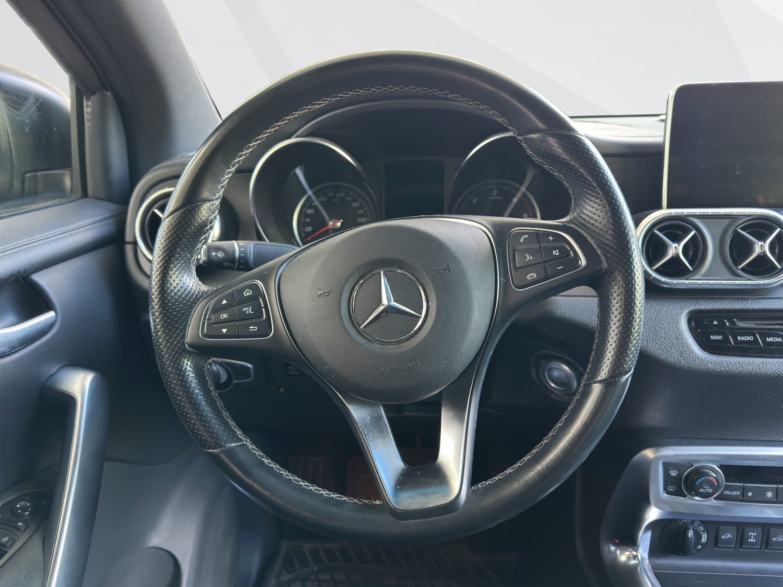 MERCEDES-BENZ X 350 d Power 4matic-image-9