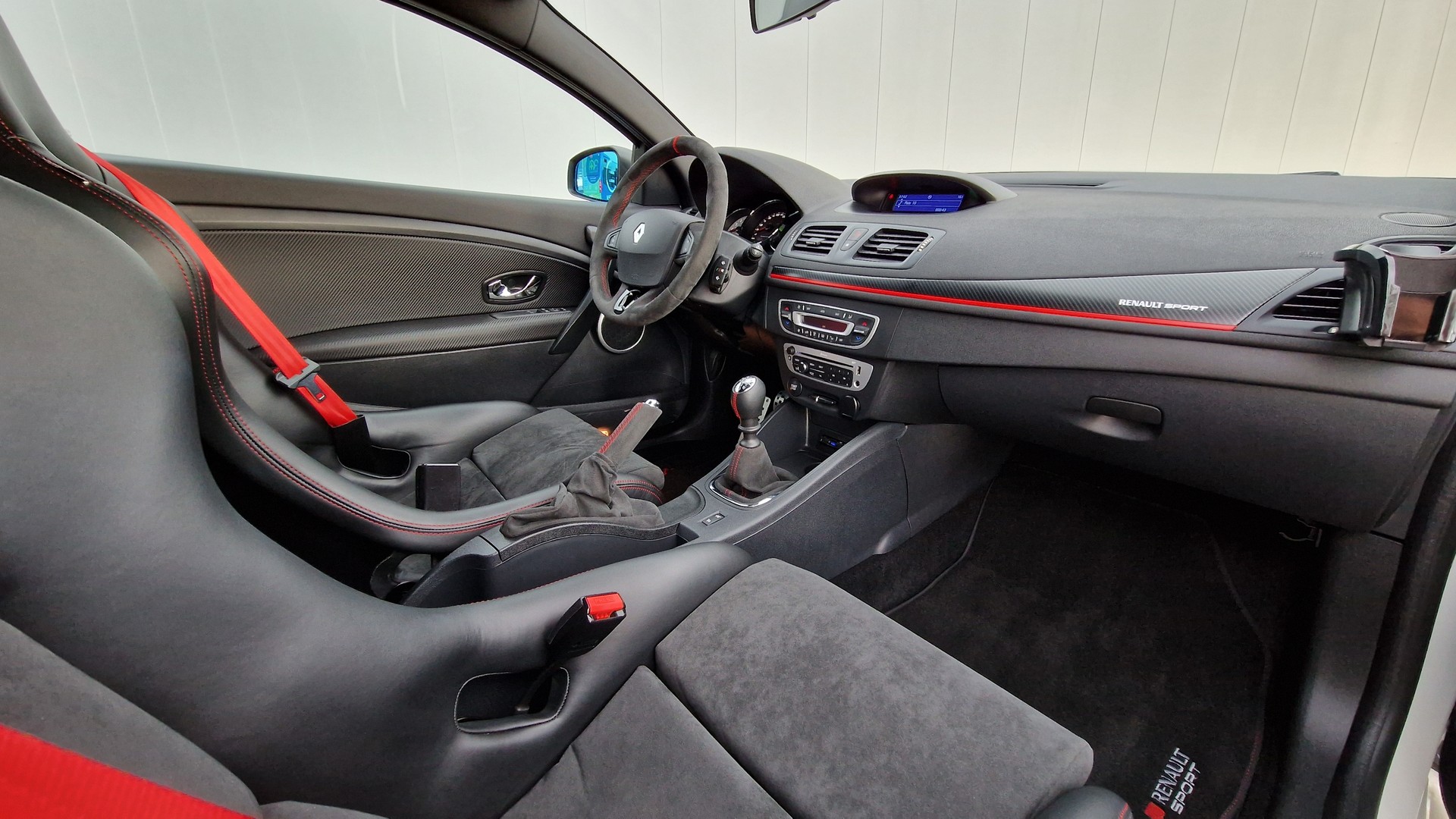 RENAULT Mégane Coupé 2.0 16V Turbo RS Trophy-R-image-8