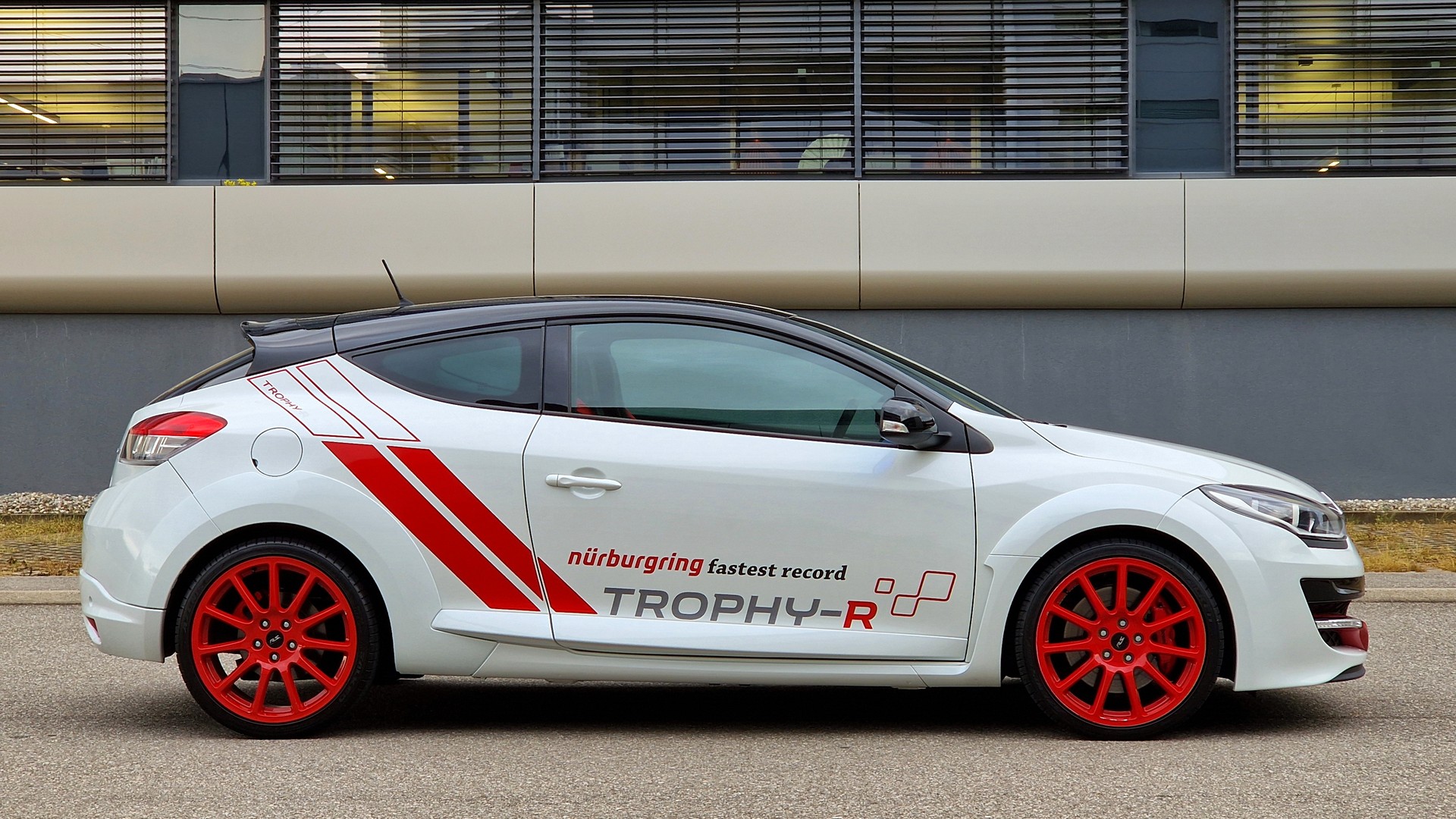 RENAULT Mégane Coupé 2.0 16V Turbo RS Trophy-R-image-5