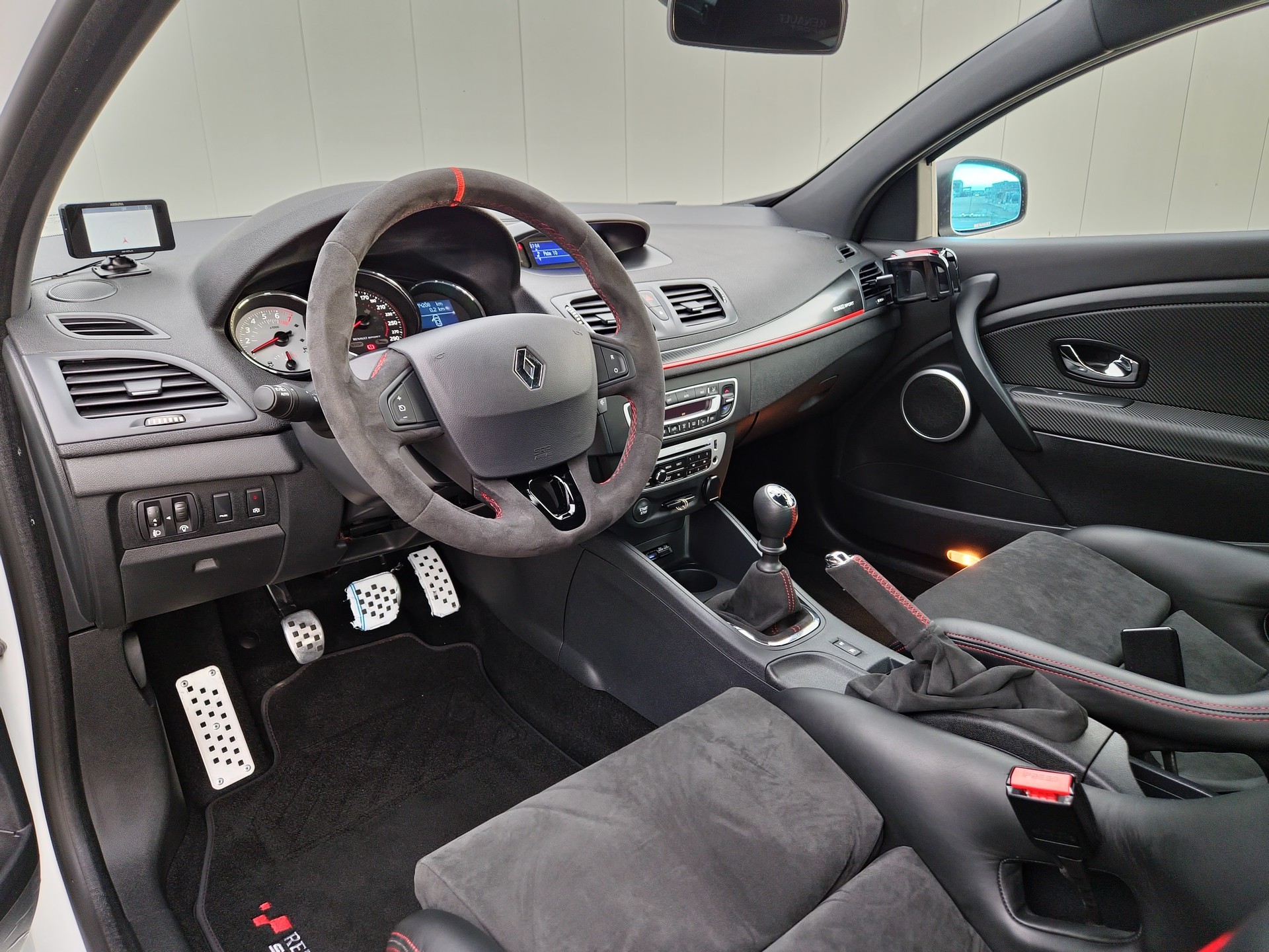 RENAULT Mégane Coupé 2.0 16V Turbo RS Trophy-R-image-23