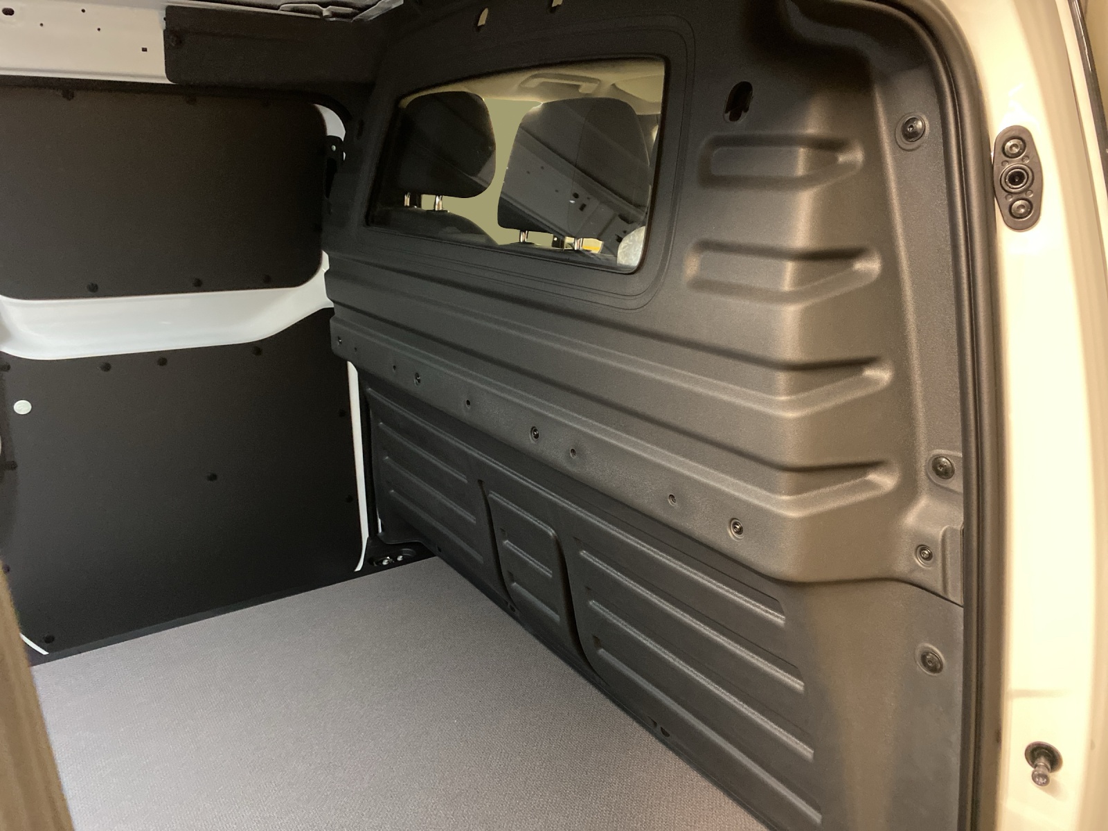 VW ID. Buzz Cargo Pro-image-15