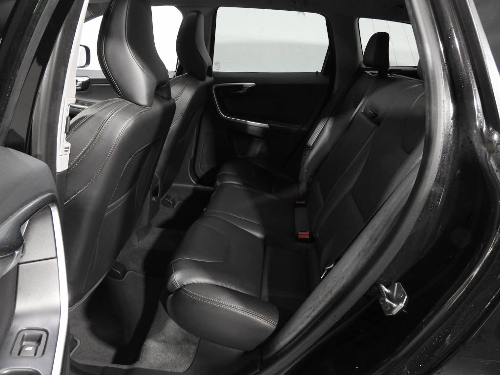 VOLVO XC60 2.0 T5 Summum AWD S/S-image-8