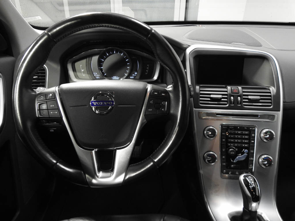 VOLVO XC60 2.0 T5 Summum AWD S/S-image-6