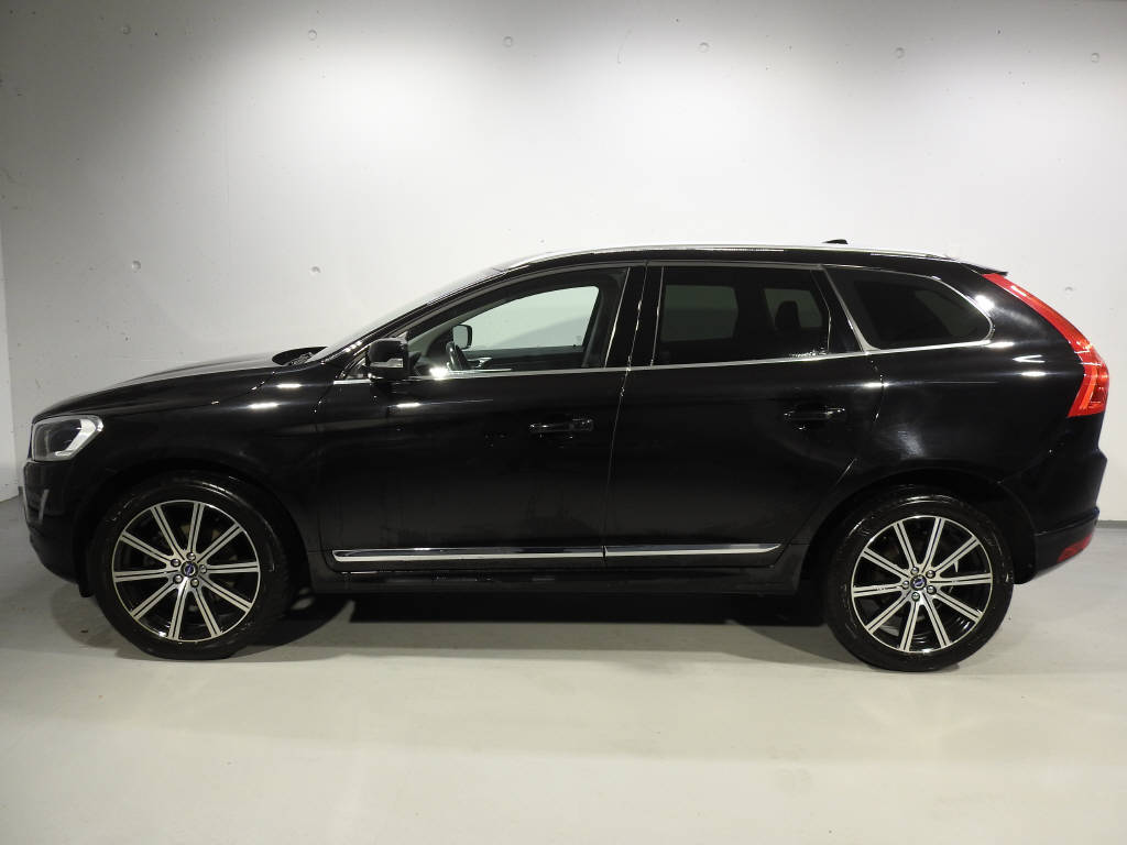 VOLVO XC60 2.0 T5 Summum AWD S/S-showroom-element-2