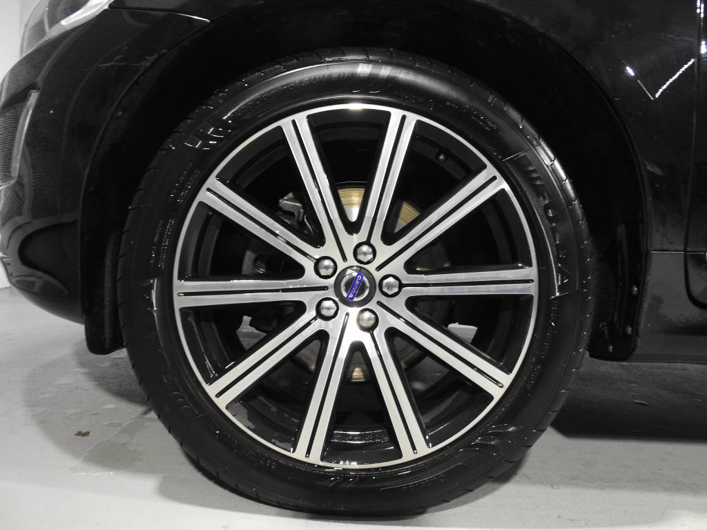 VOLVO XC60 2.0 T5 Summum AWD S/S-image-4