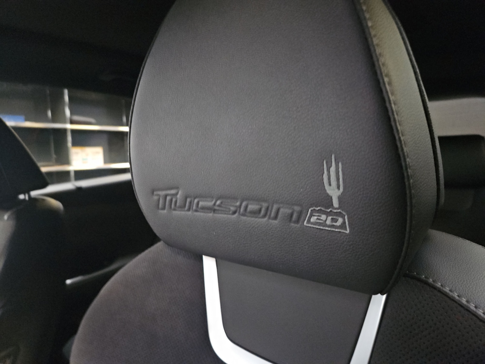 HYUNDAI Tucson 1.6 TGDI PHEV 20th Anniversary 4WD-image-16
