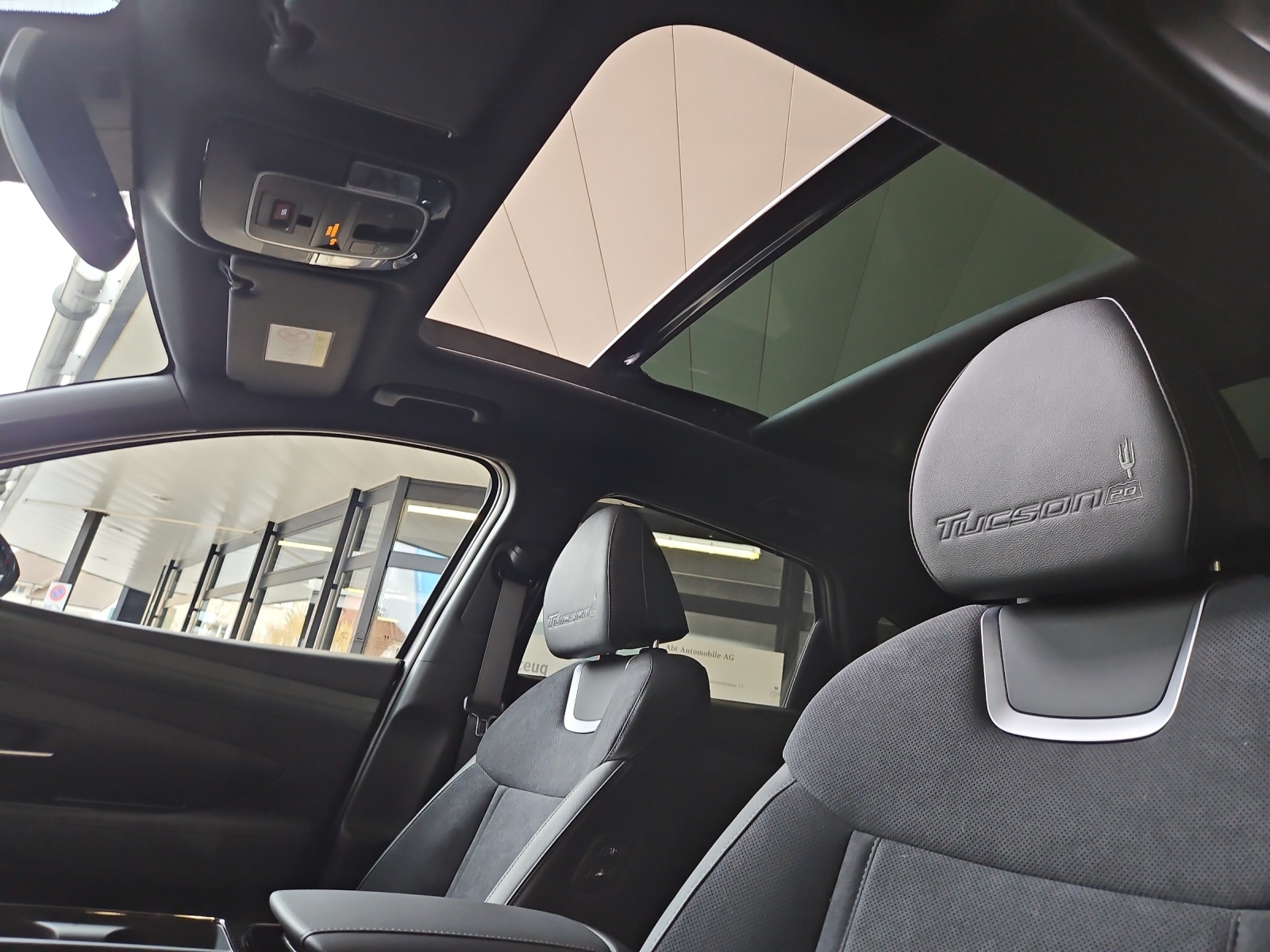 HYUNDAI Tucson 1.6 TGDI PHEV 20th Anniversary 4WD-image-9