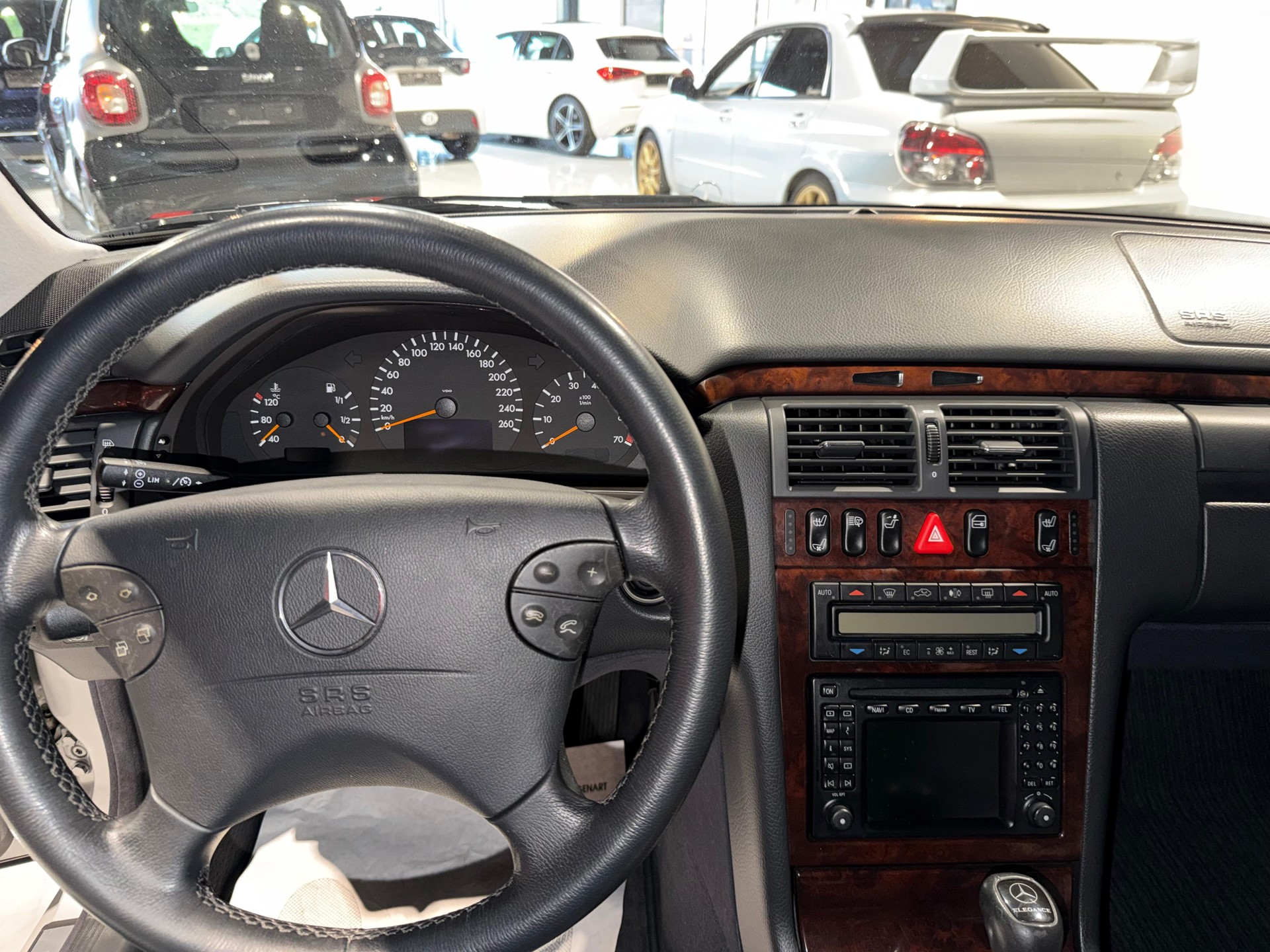 MERCEDES-BENZ E 430 Elégance 4-Matic Automatic-image-5