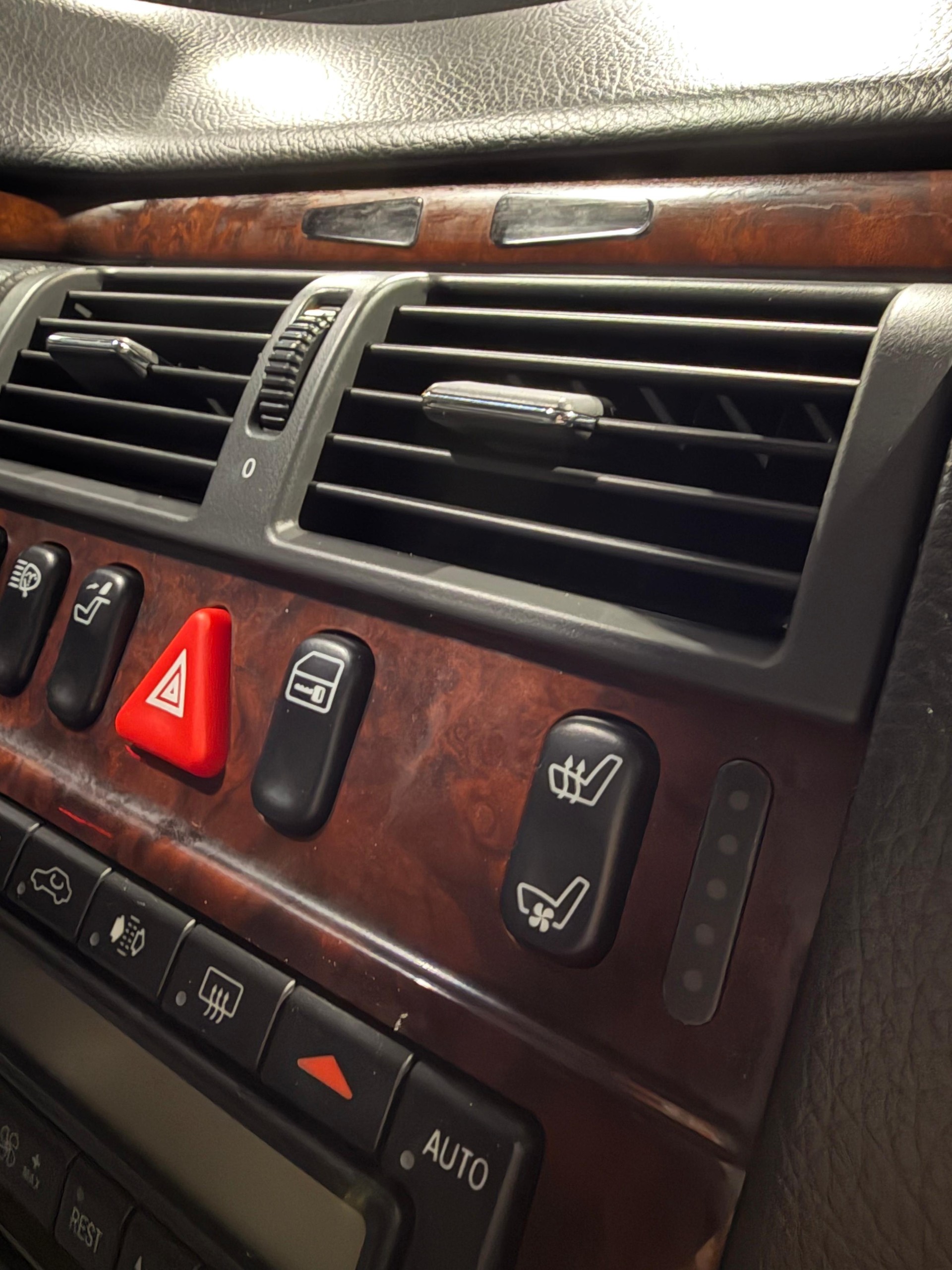 MERCEDES-BENZ E 430 Elégance 4-Matic Automatic-image-9