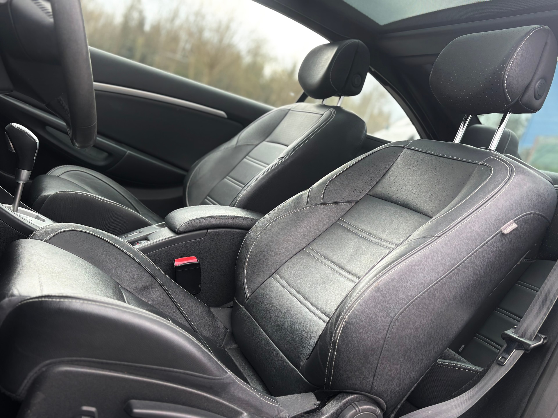 RENAULT Mégane CC 2.0 16V Dynamique CVT-image-10