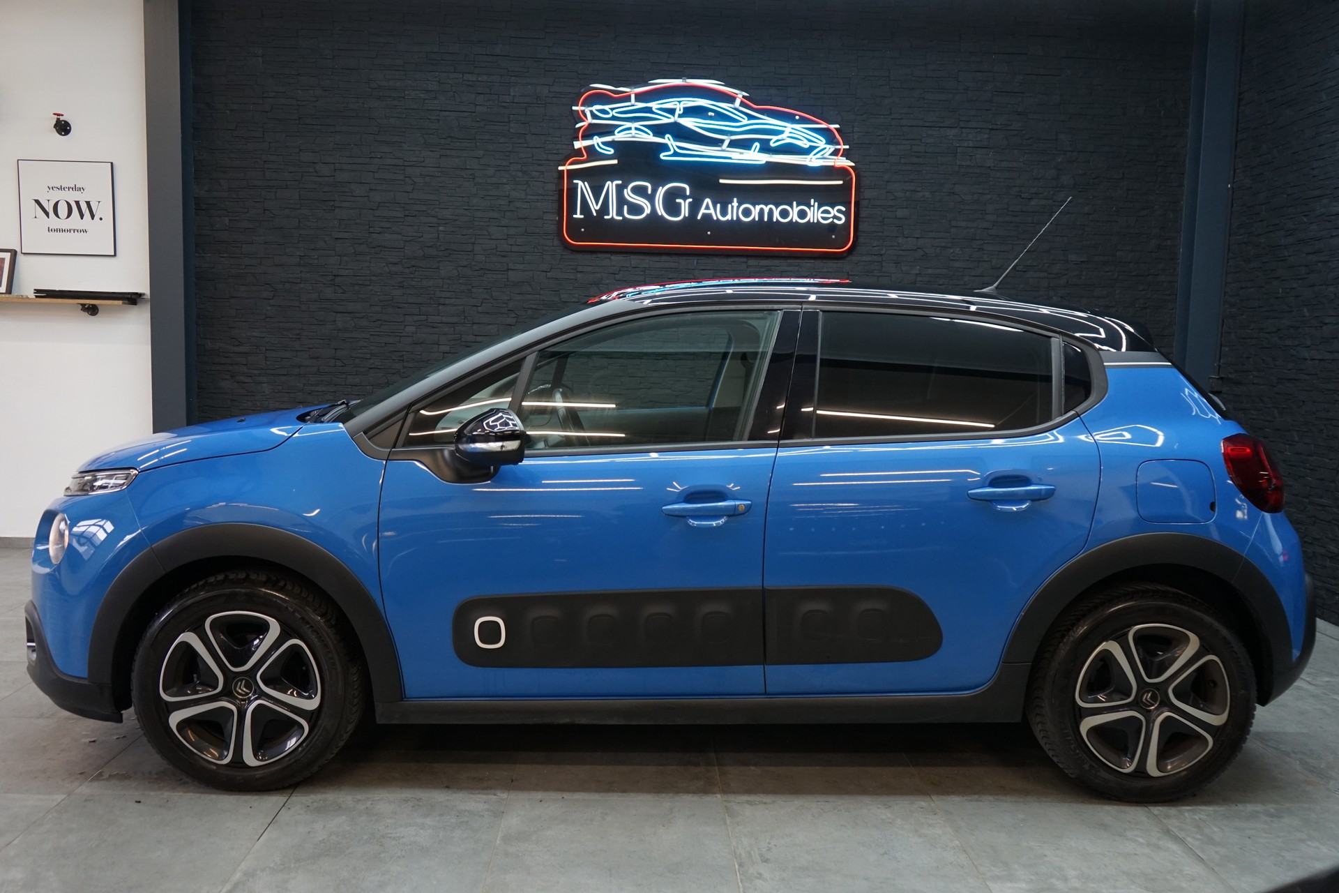CITROEN C3 1.2i PureTech Shine-showroom-element-1