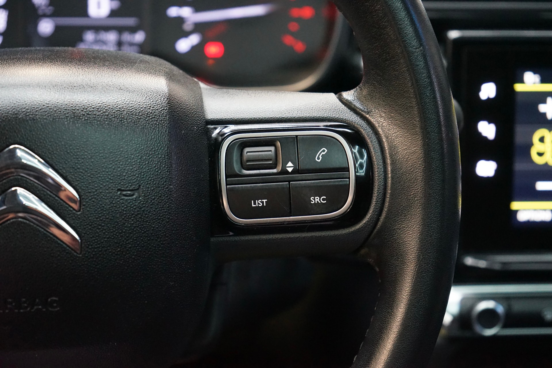 CITROEN C3 1.2i PureTech Shine-image-9