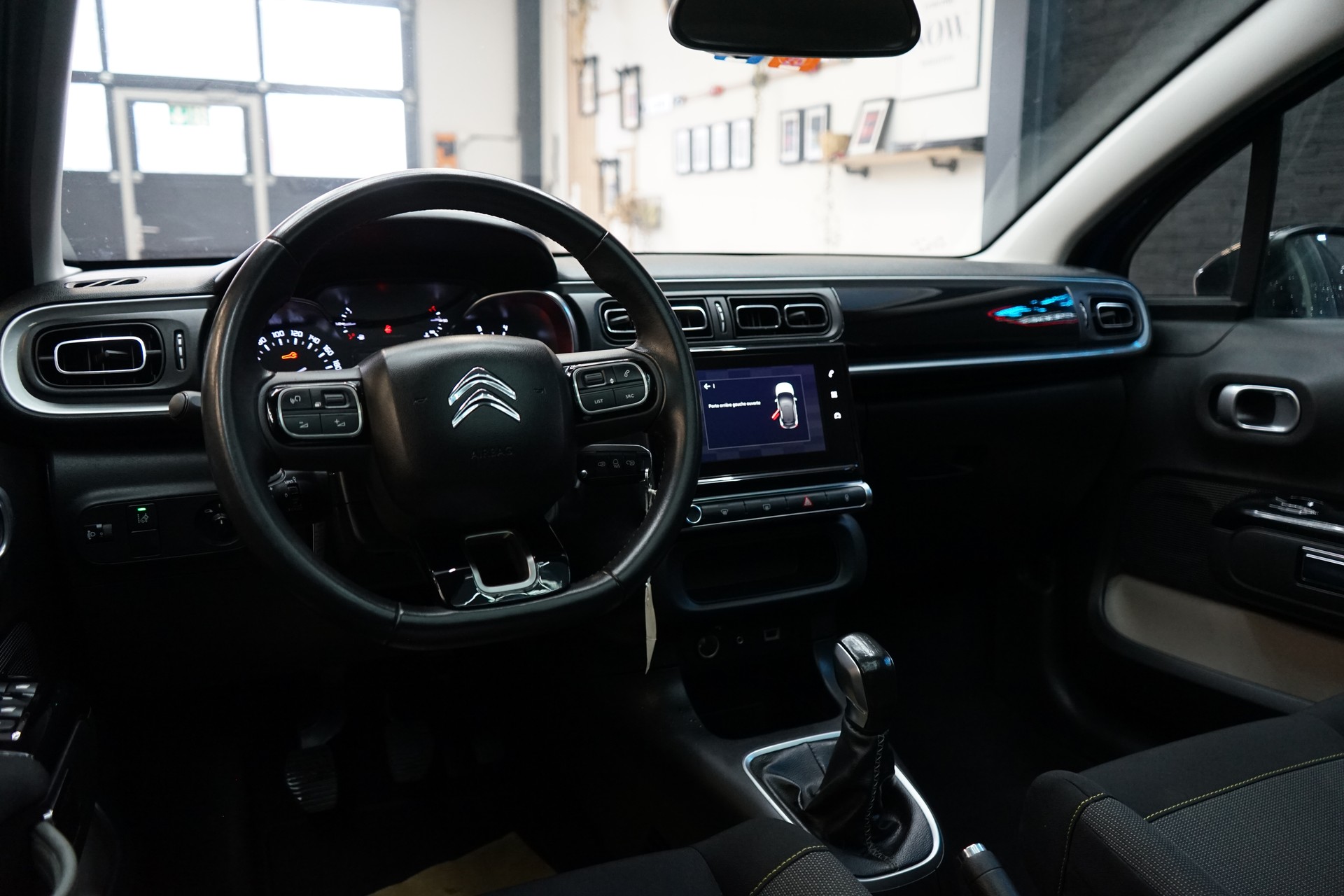 CITROEN C3 1.2i PureTech Shine-image-5