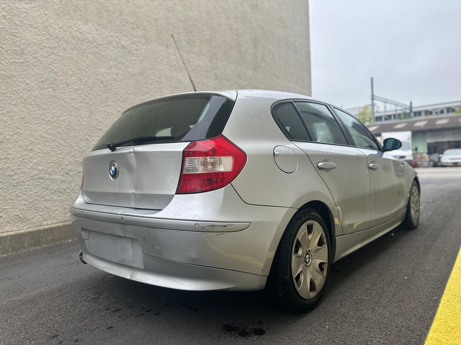 BMW 120i-image-14