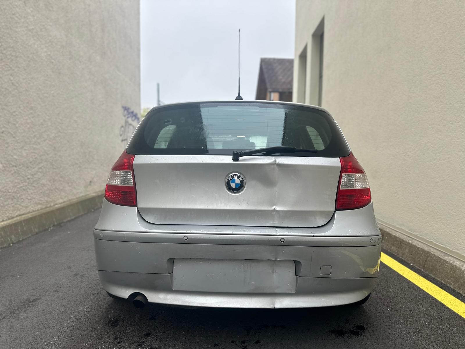 BMW 120i-image-15