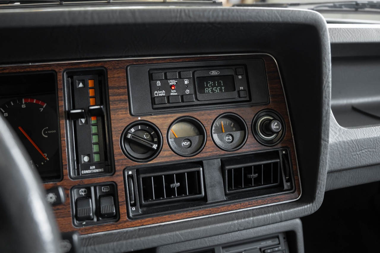 FORD Granada 2800i-image-24
