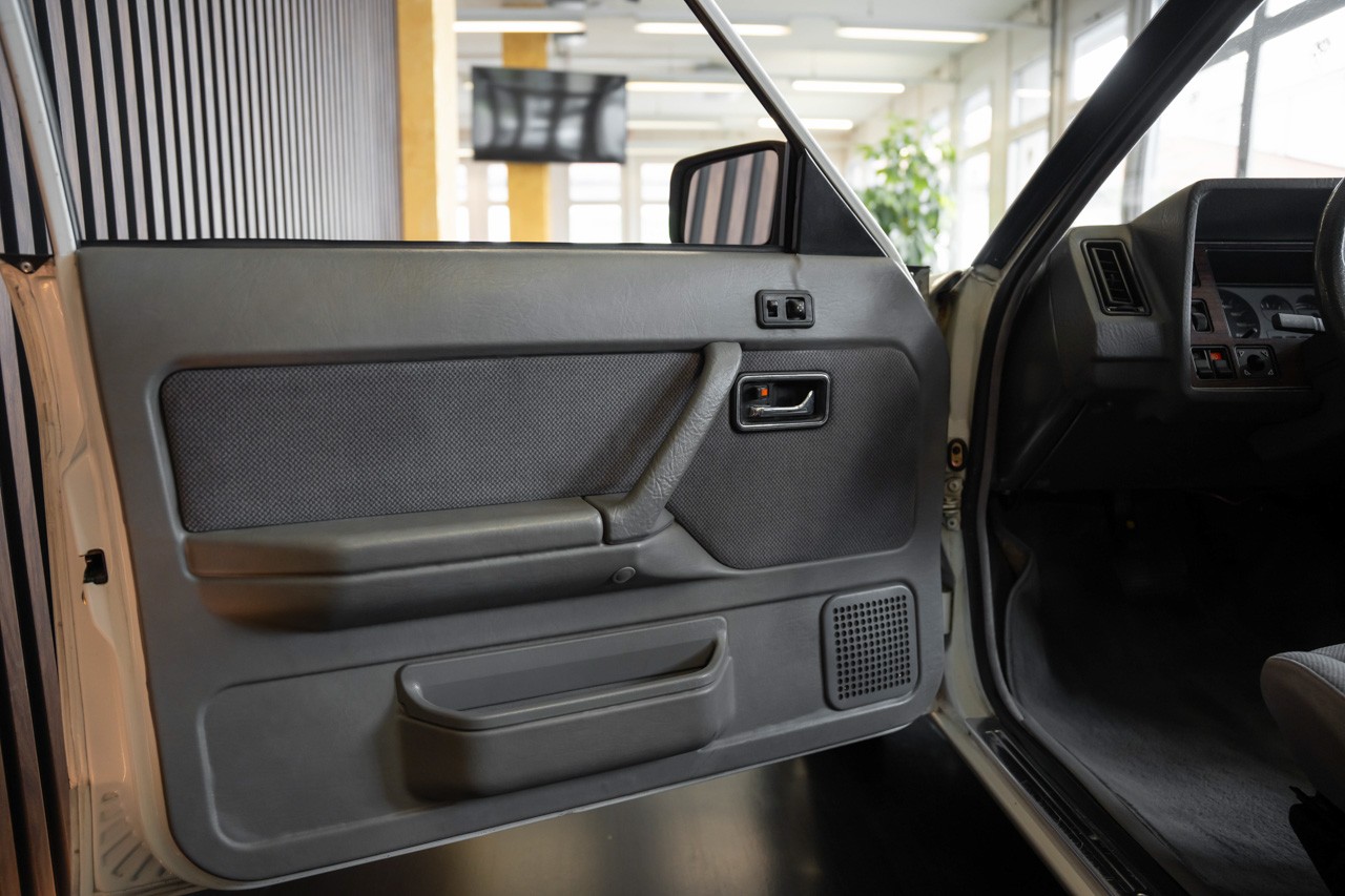 FORD Granada 2800i-image-21