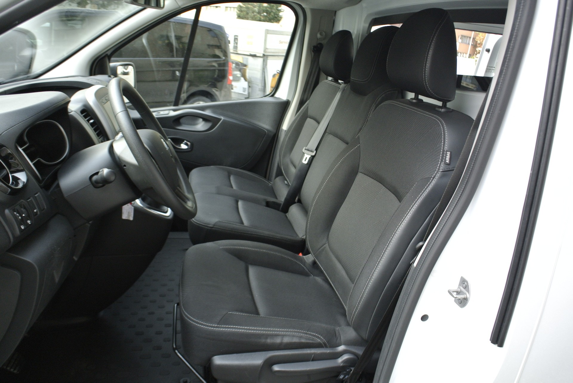 RENAULT Trafic 2.0 Energy dCi 120 3.0t Business L2H1-image-14