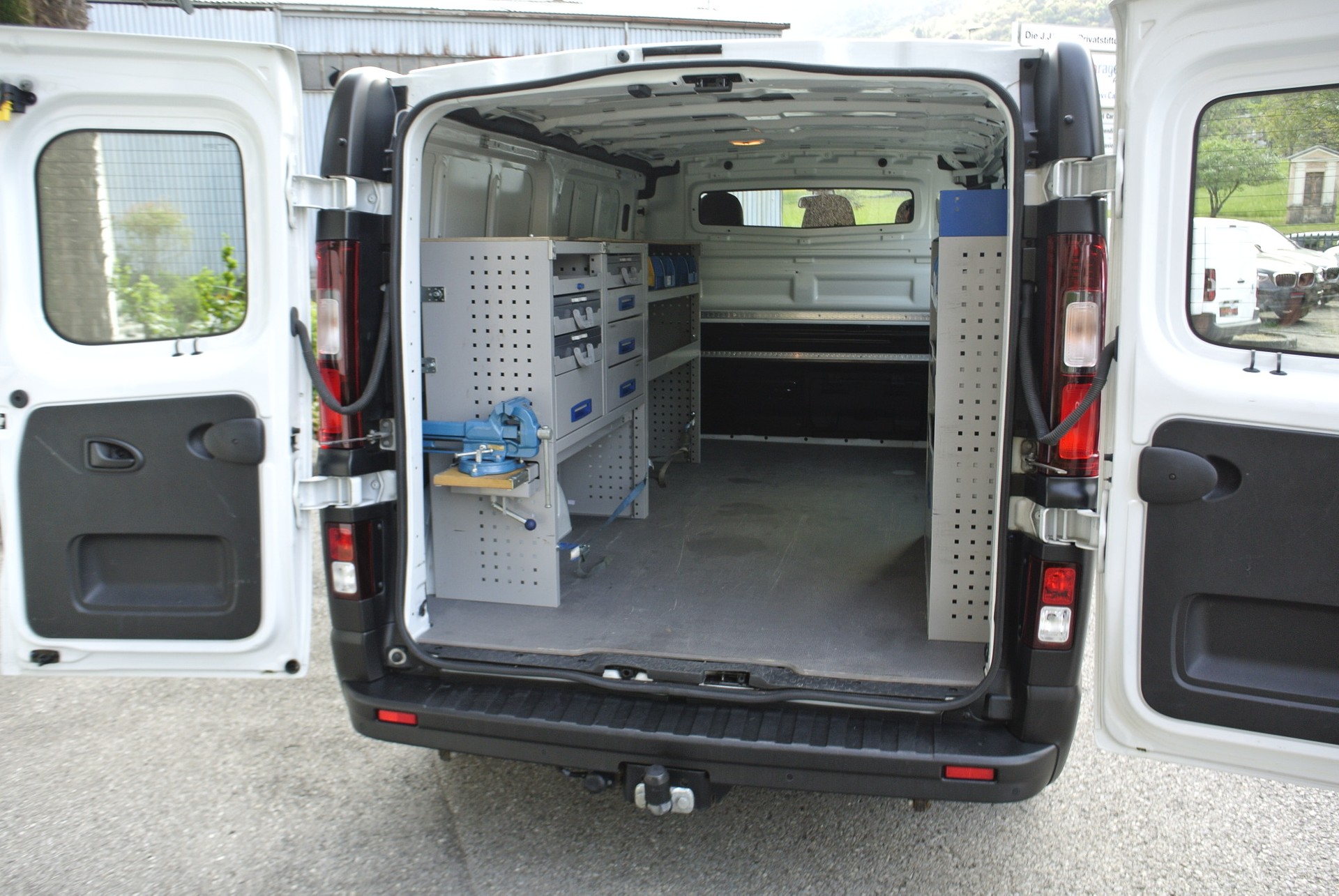 RENAULT Trafic 2.0 Energy dCi 120 3.0t Business L2H1-image-26