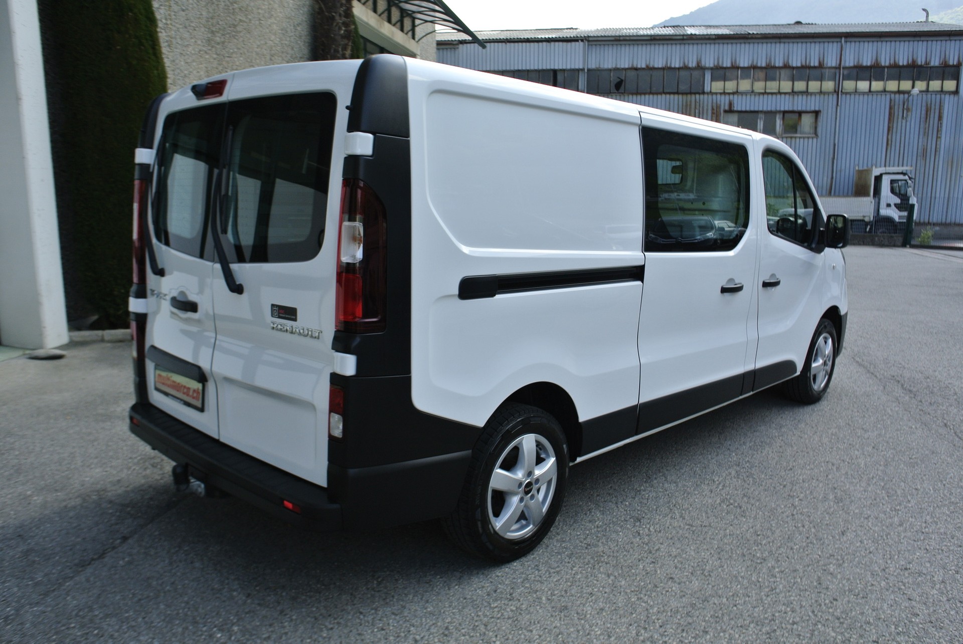 RENAULT Trafic 2.0 Energy dCi 120 3.0t Business L2H1-image-5