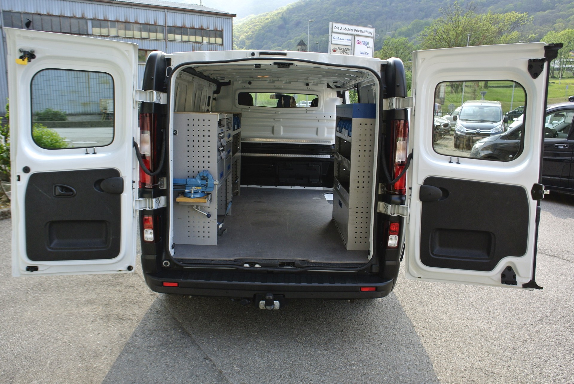 RENAULT Trafic 2.0 Energy dCi 120 3.0t Business L2H1-image-15