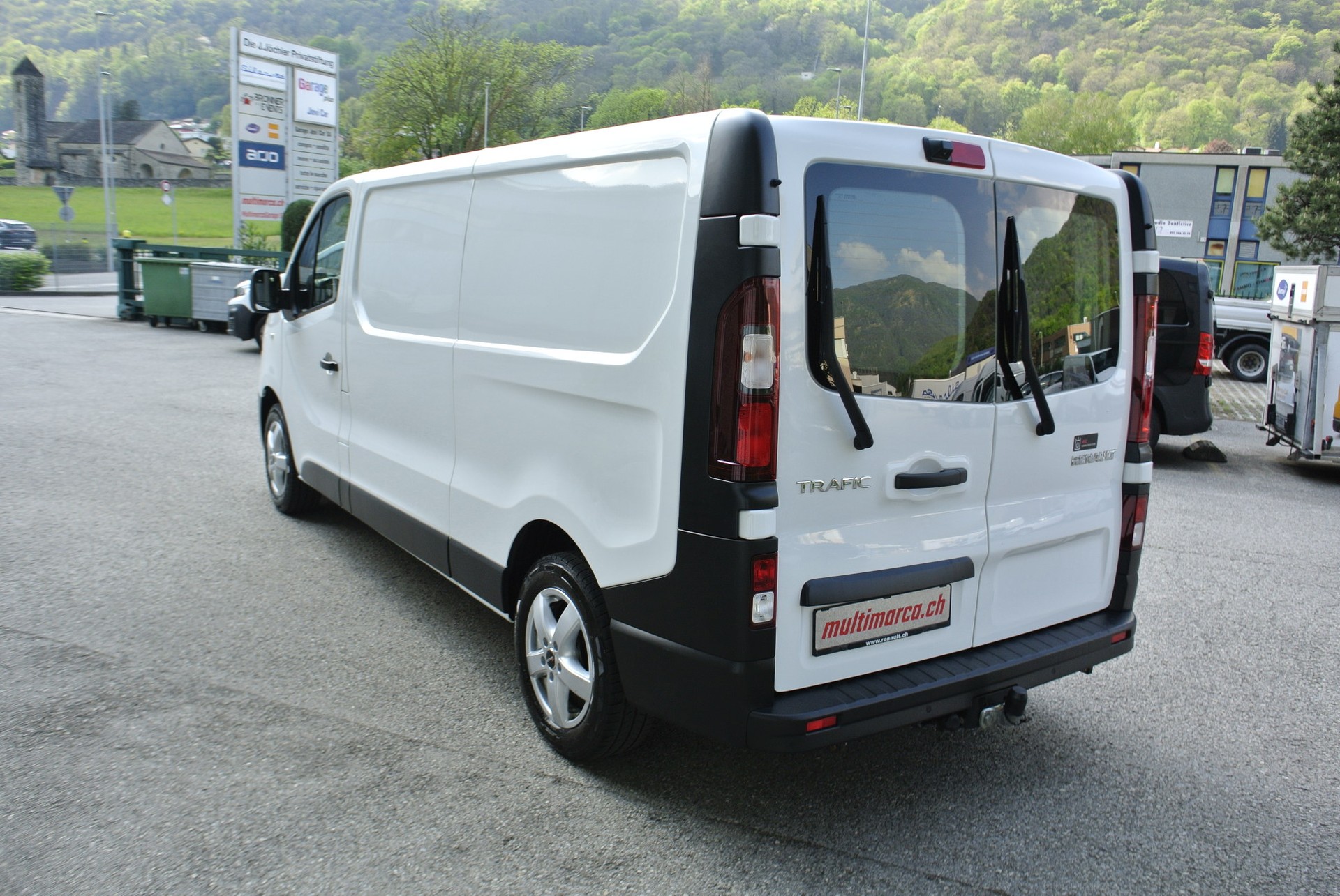 RENAULT Trafic 2.0 Energy dCi 120 3.0t Business L2H1-image-8