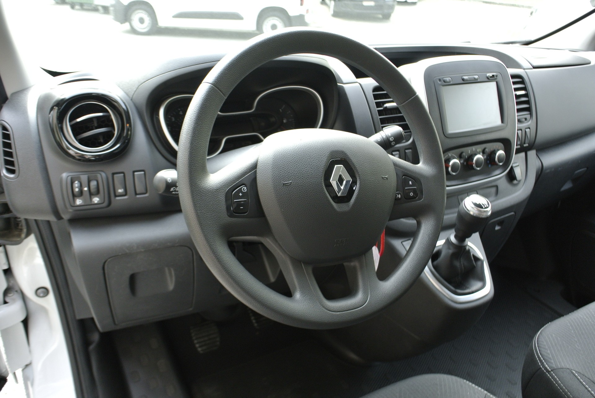 RENAULT Trafic 2.0 Energy dCi 120 3.0t Business L2H1-image-13