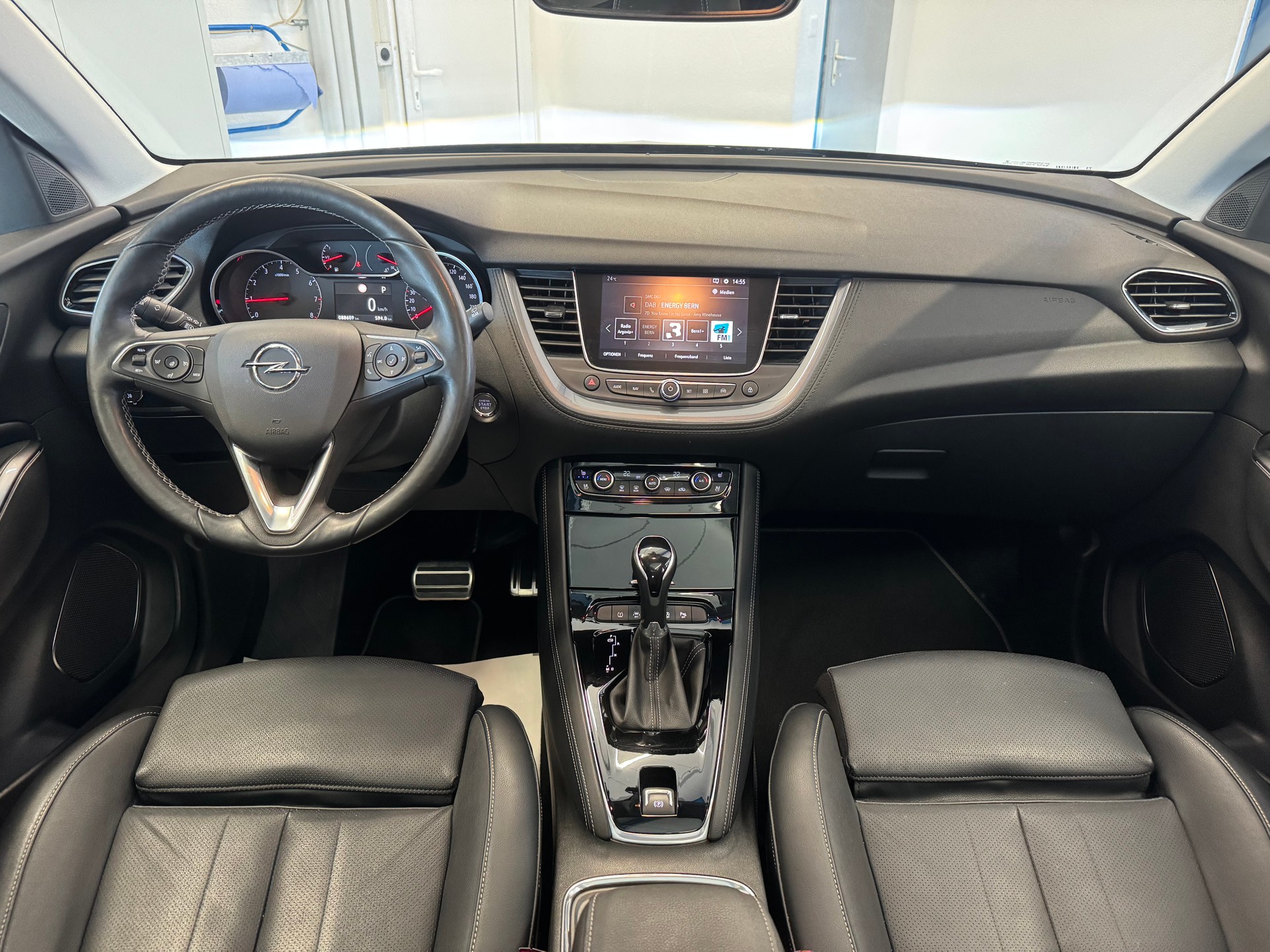 OPEL Grandland X 1.2i TP Ultimate Automatik-image-8