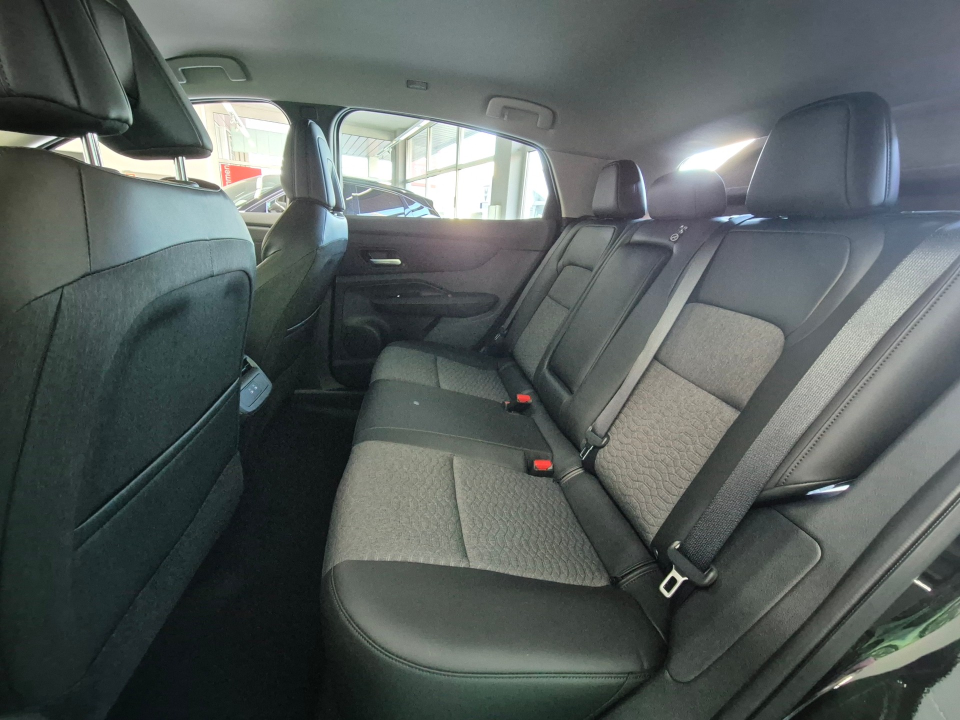 NISSAN Ariya 87 kWh Advance-image-5