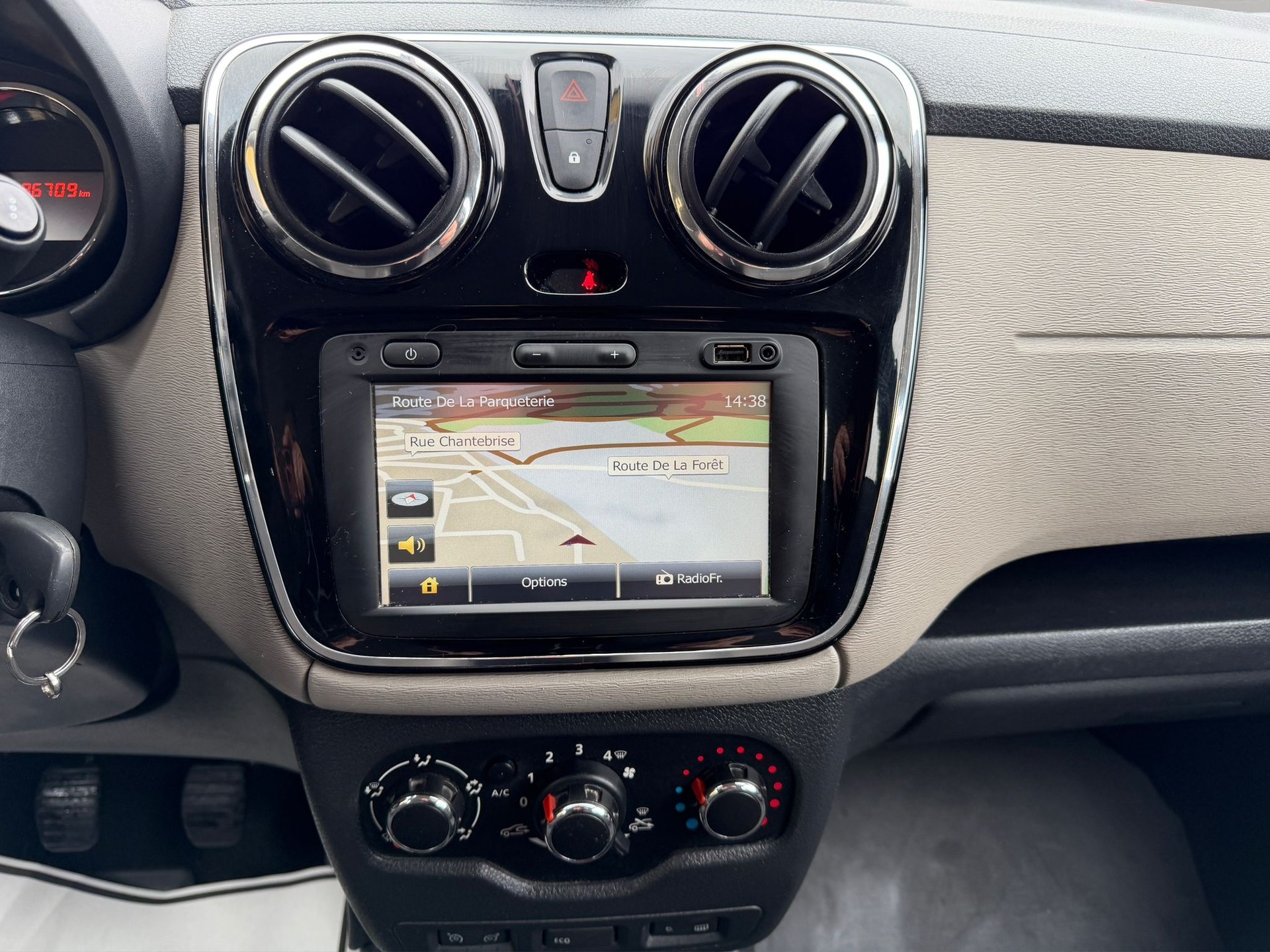 DACIA Lodgy 1.2 T Stepway 7PL-image-10