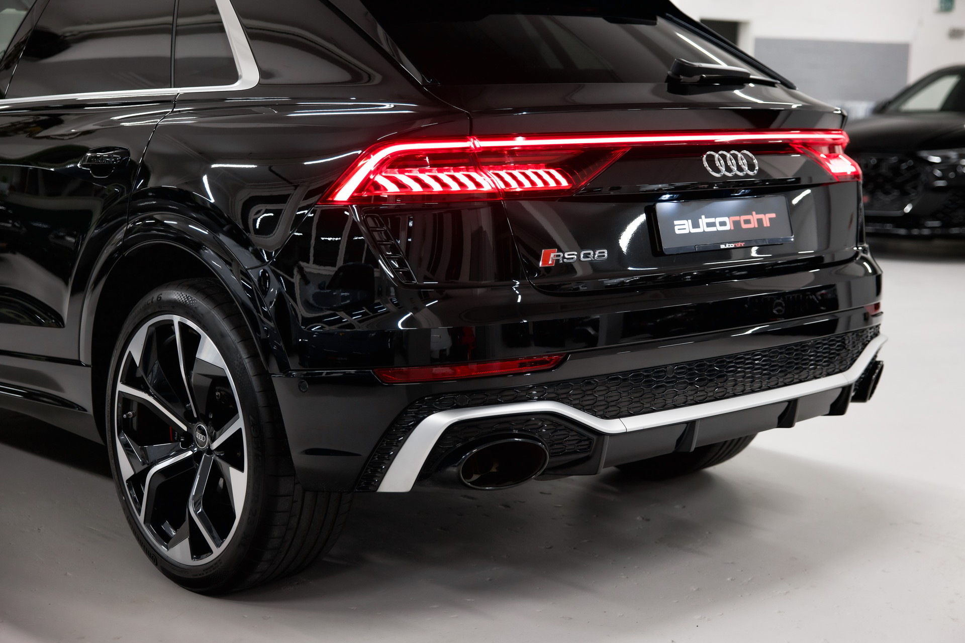 AUDI RSQ8 quattro tiptronic-image-12