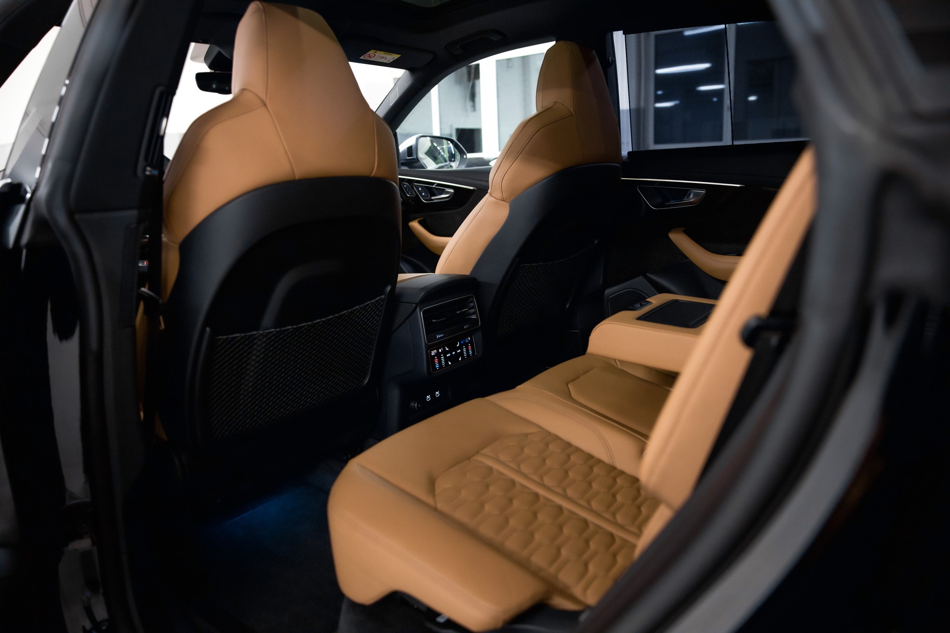 AUDI RSQ8 quattro tiptronic-image-20