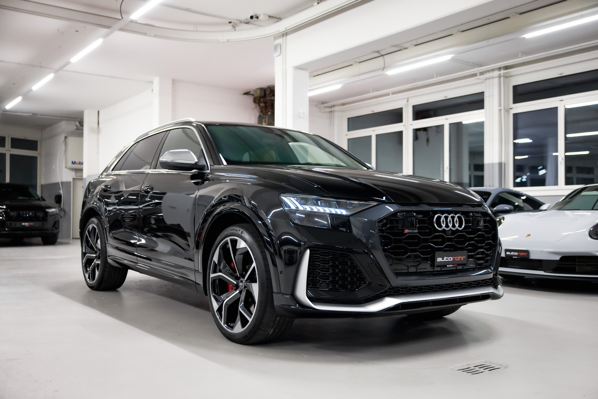 AUDI RSQ8 quattro tiptronic-showroom-element-2