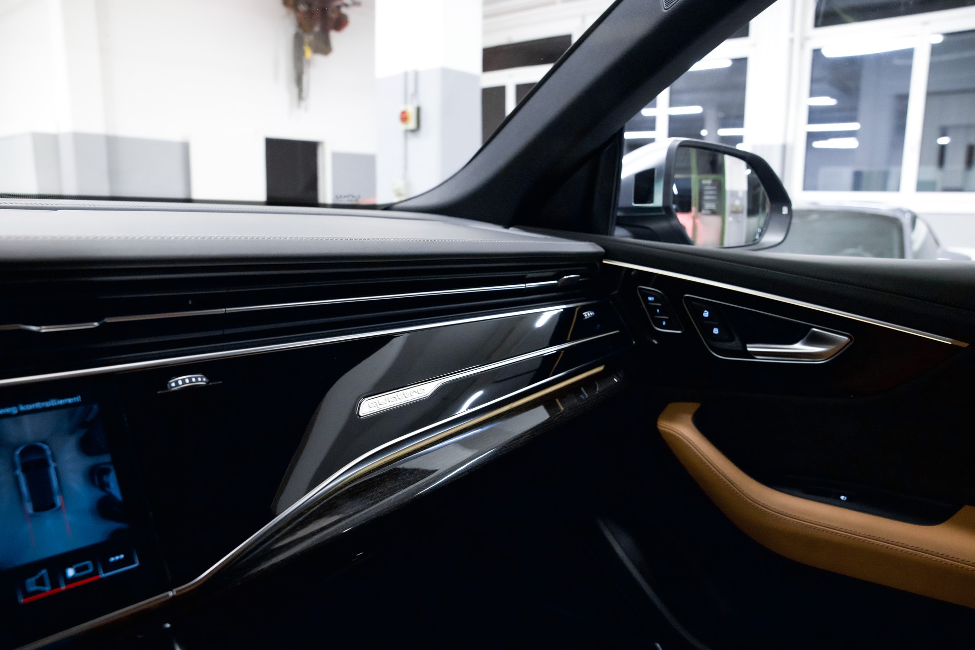 AUDI RSQ8 quattro tiptronic-image-31