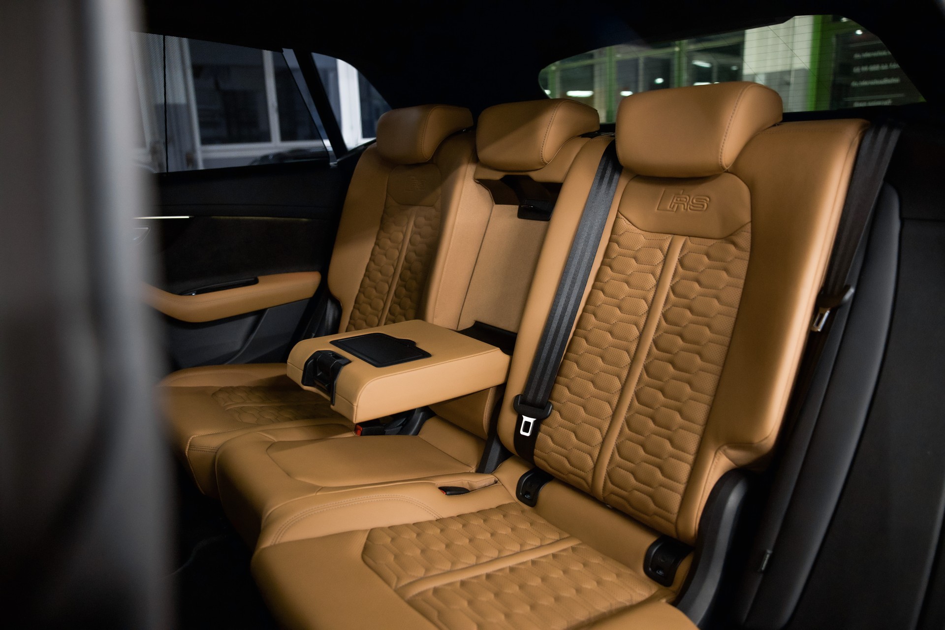 AUDI RSQ8 quattro tiptronic-image-22