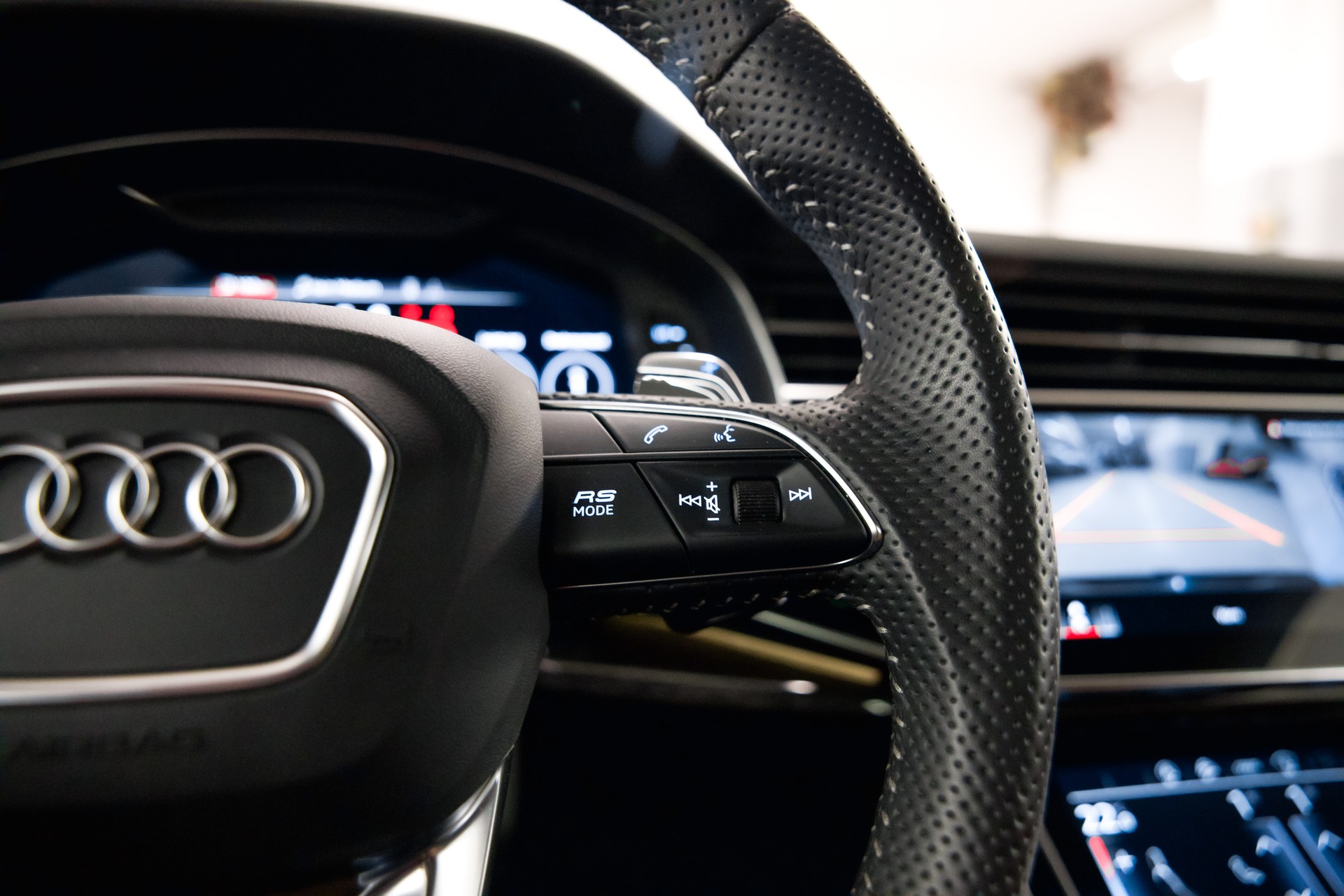 AUDI RSQ8 quattro tiptronic-image-29
