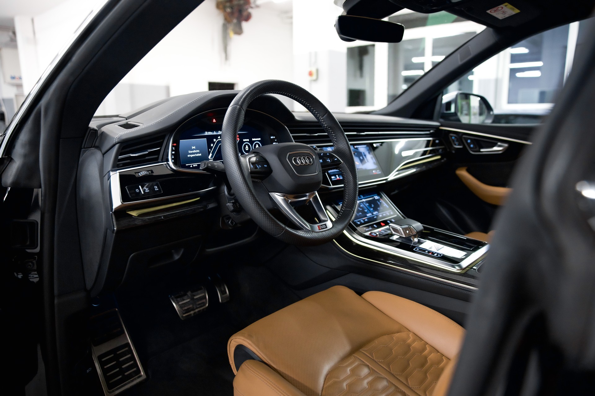 AUDI RSQ8 quattro tiptronic-image-17