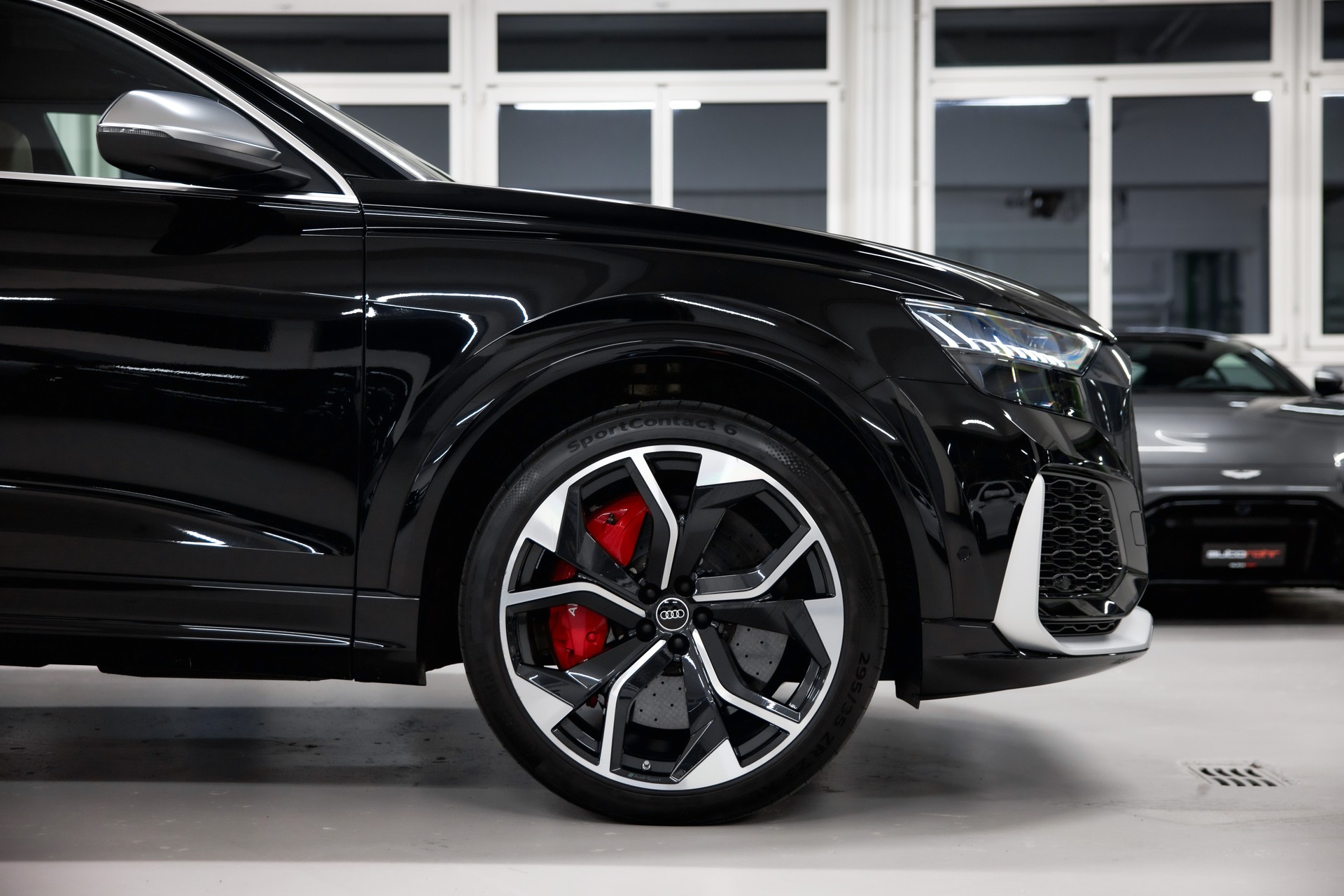 AUDI RSQ8 quattro tiptronic-image-9