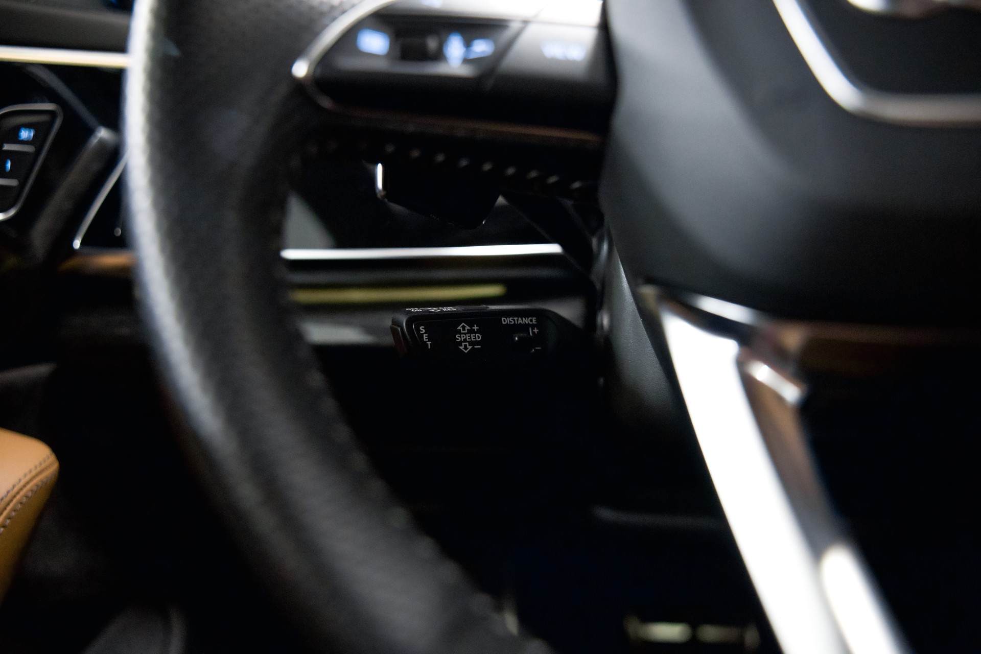 AUDI RSQ8 quattro tiptronic-image-27