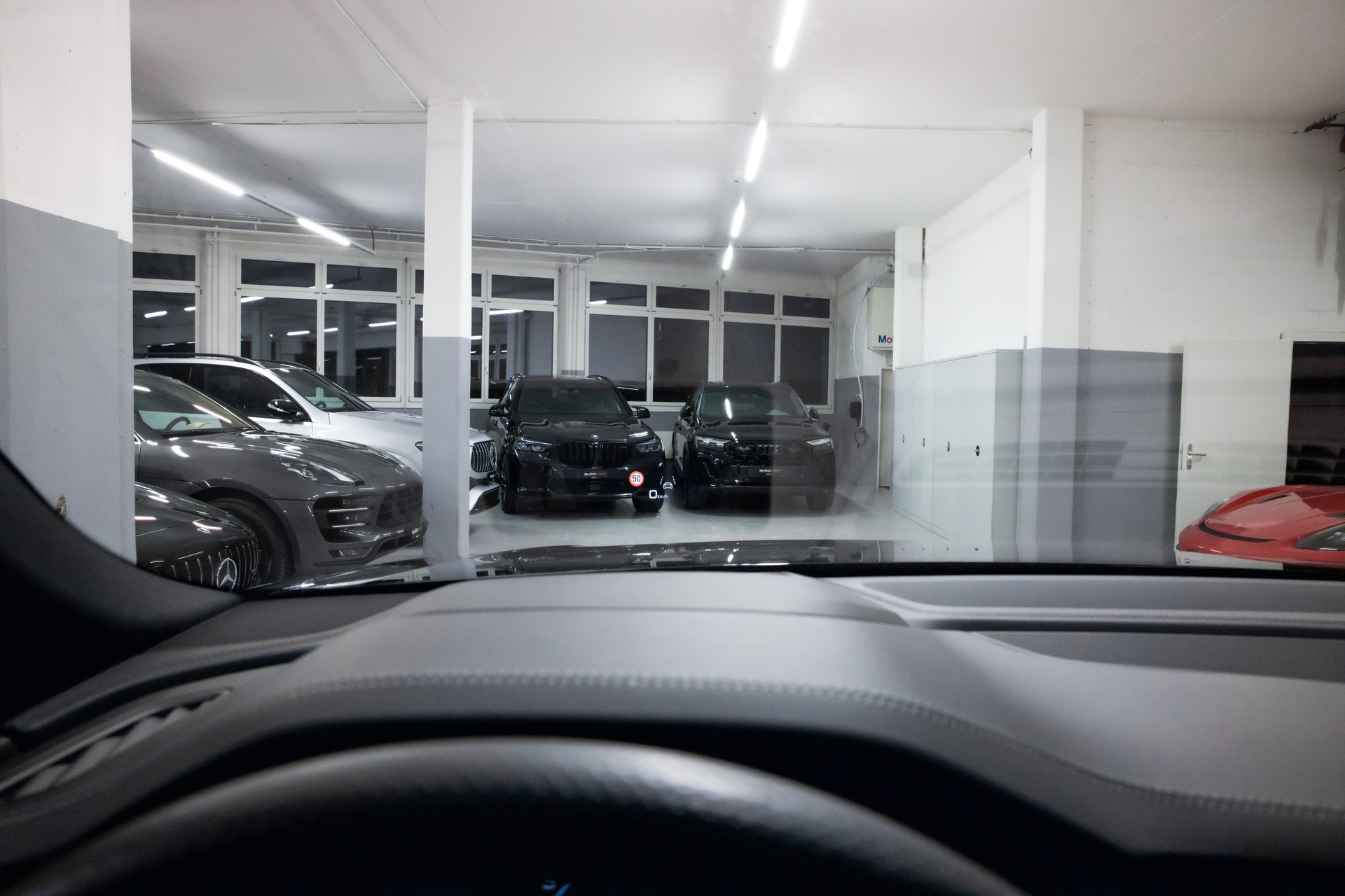 AUDI RSQ8 quattro tiptronic-image-35