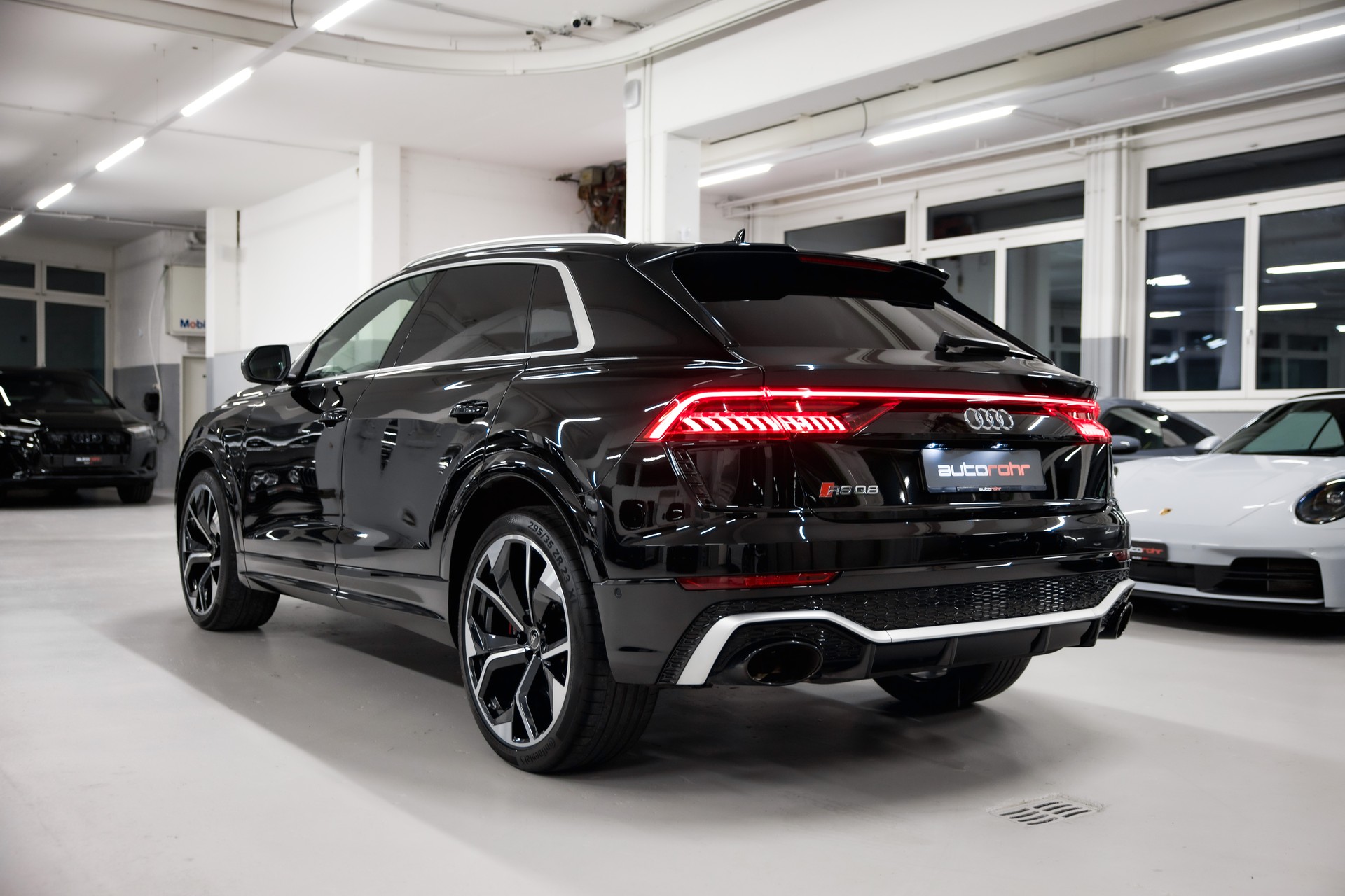 AUDI RSQ8 quattro tiptronic-image-6