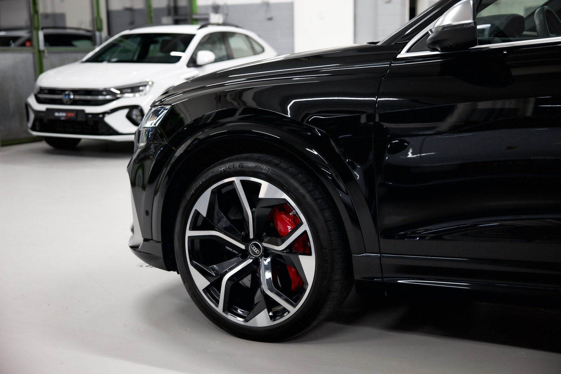 AUDI RSQ8 quattro tiptronic-image-13