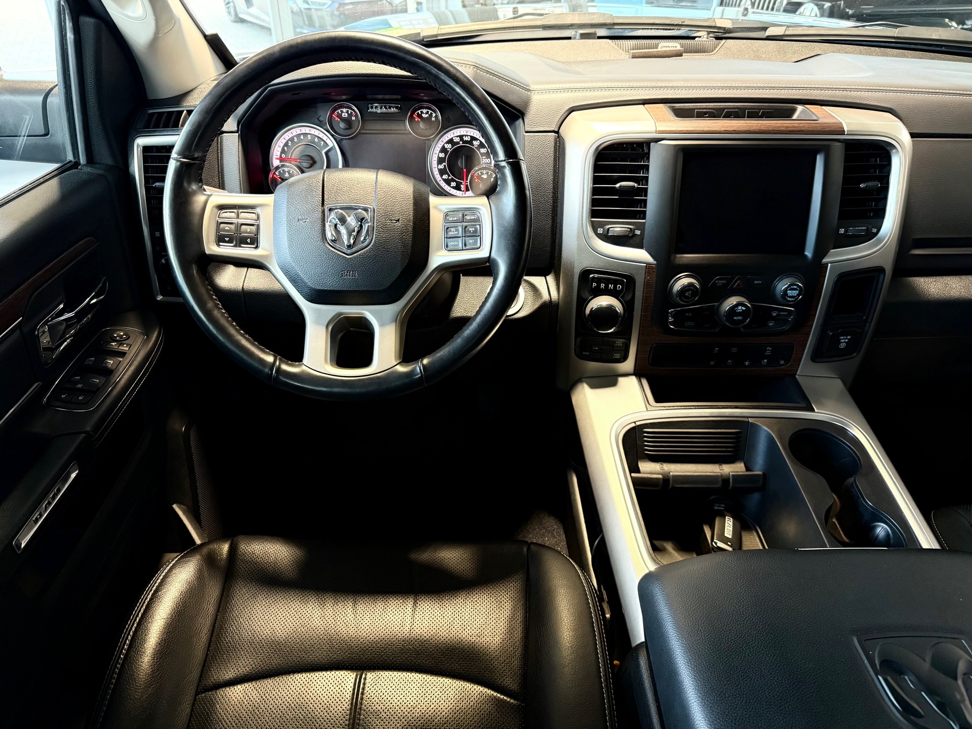 DODGE 1500 CREW CAB ** HEMI 5.7L **-image-12