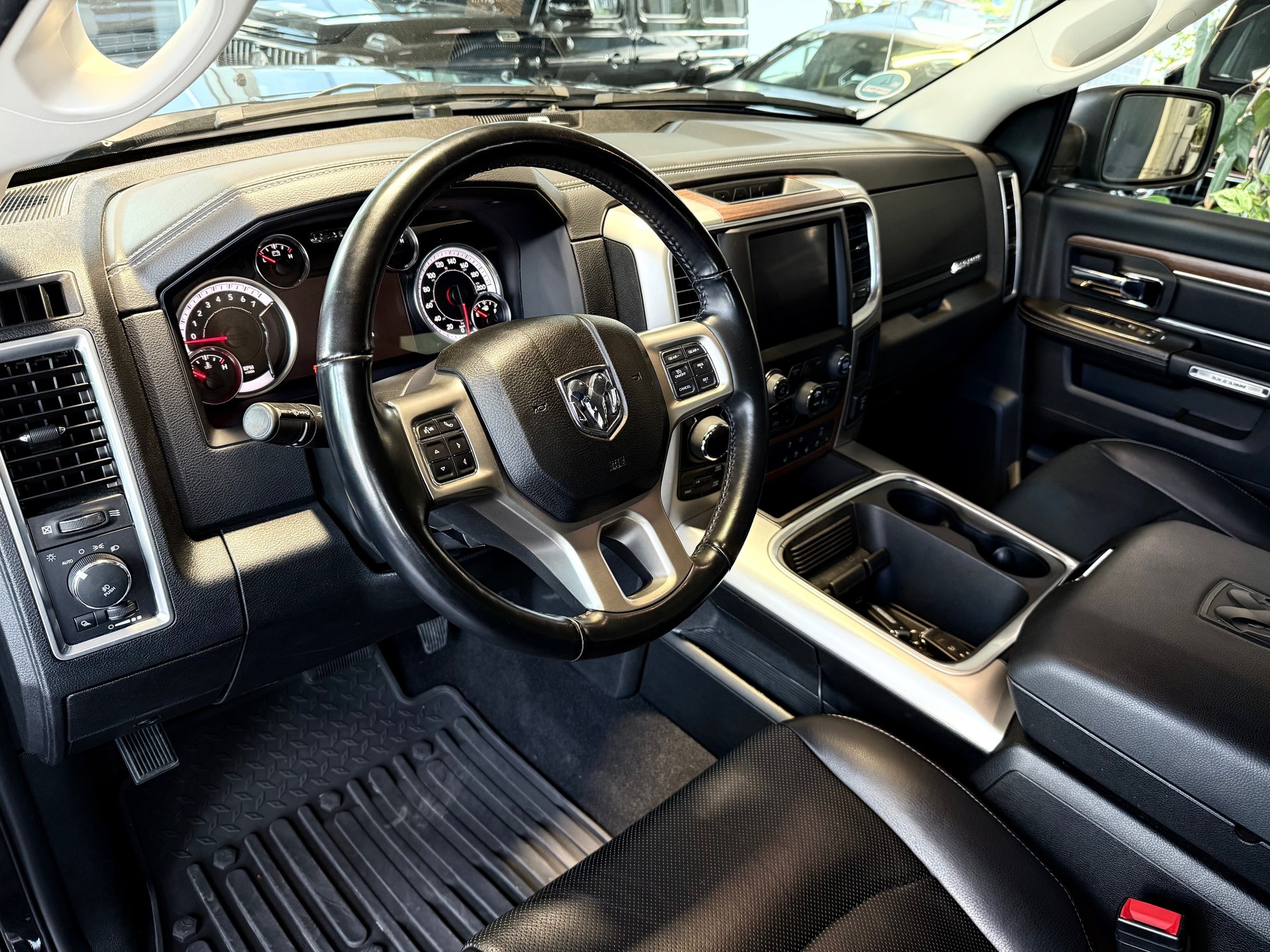 DODGE 1500 CREW CAB ** HEMI 5.7L **-image-9